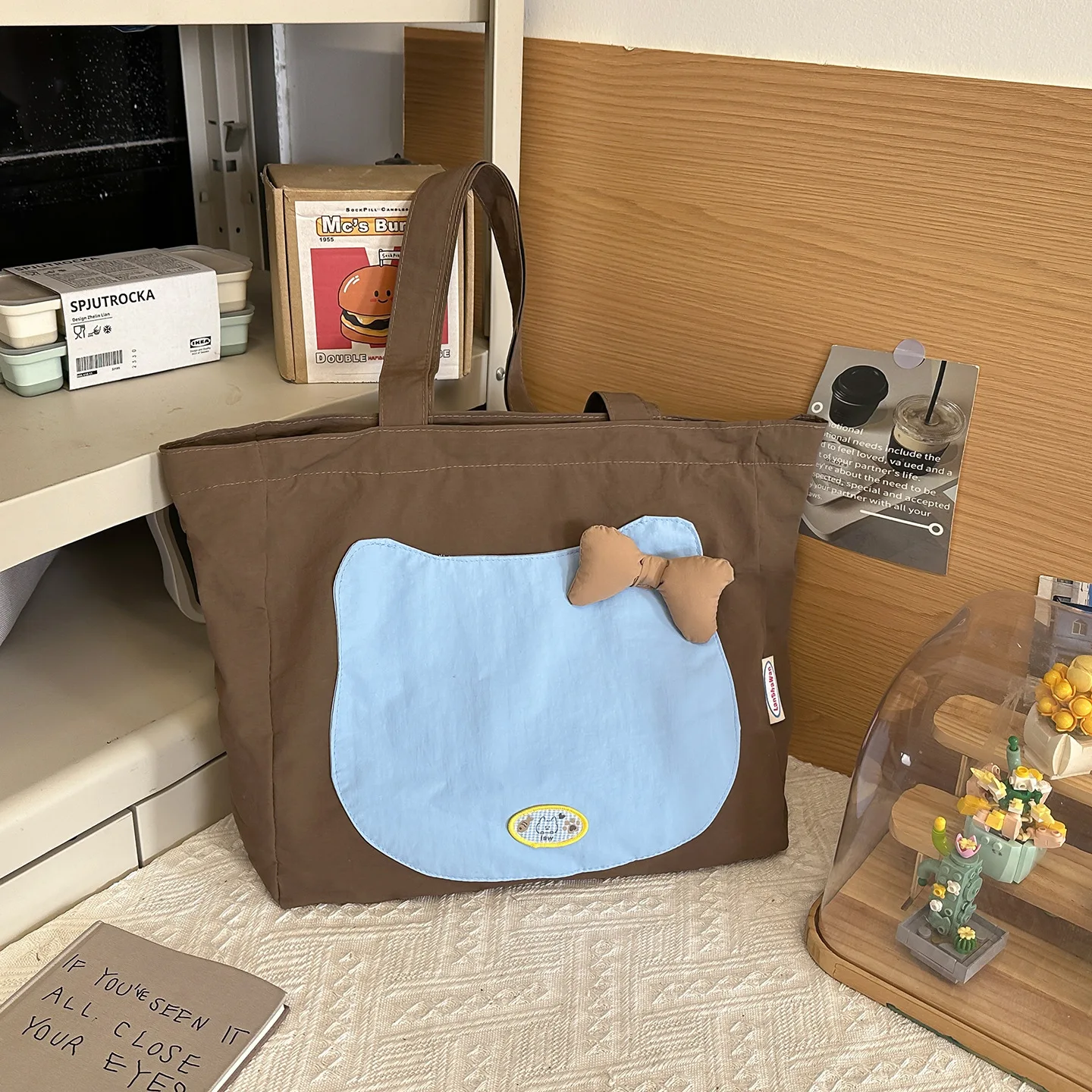 Cute Bow Cat Waterproof Nylon Shoulder Bags for Women Contrast Color High Capacity Girls Tote Versatile College Student Handbag
Cute Bow Cat Waterproof Nylon Shoulder Bags for Women Contrast Color High Capacity Girls Tote Versatile College Student Handbag