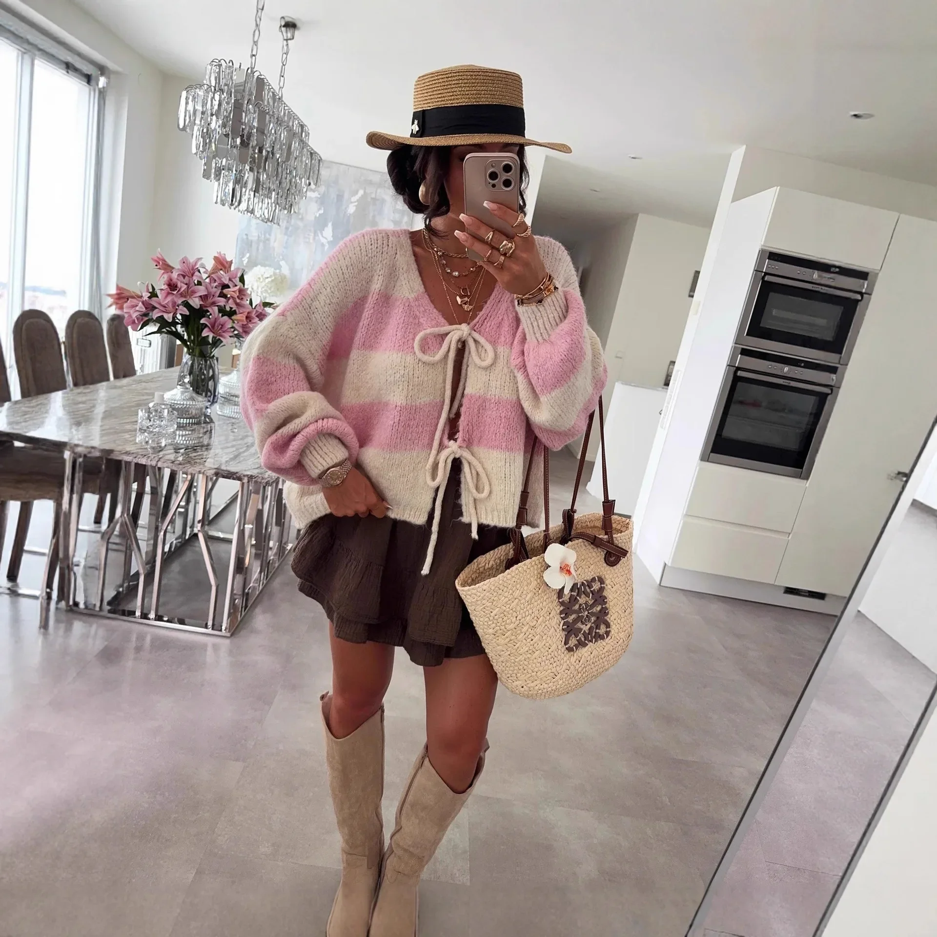 Autumn Winter Stripe Knitted Coat Women ElegantStyle V-neck Long Sleeve Bowknot Leace-upCardigan Lady Knitwear Clothing Coats
Autumn Winter Stripe Knitted Coat Women ElegantStyle V-neck Long Sleeve Bowknot Leace-upCardigan Lady Knitwear Clothing Coats