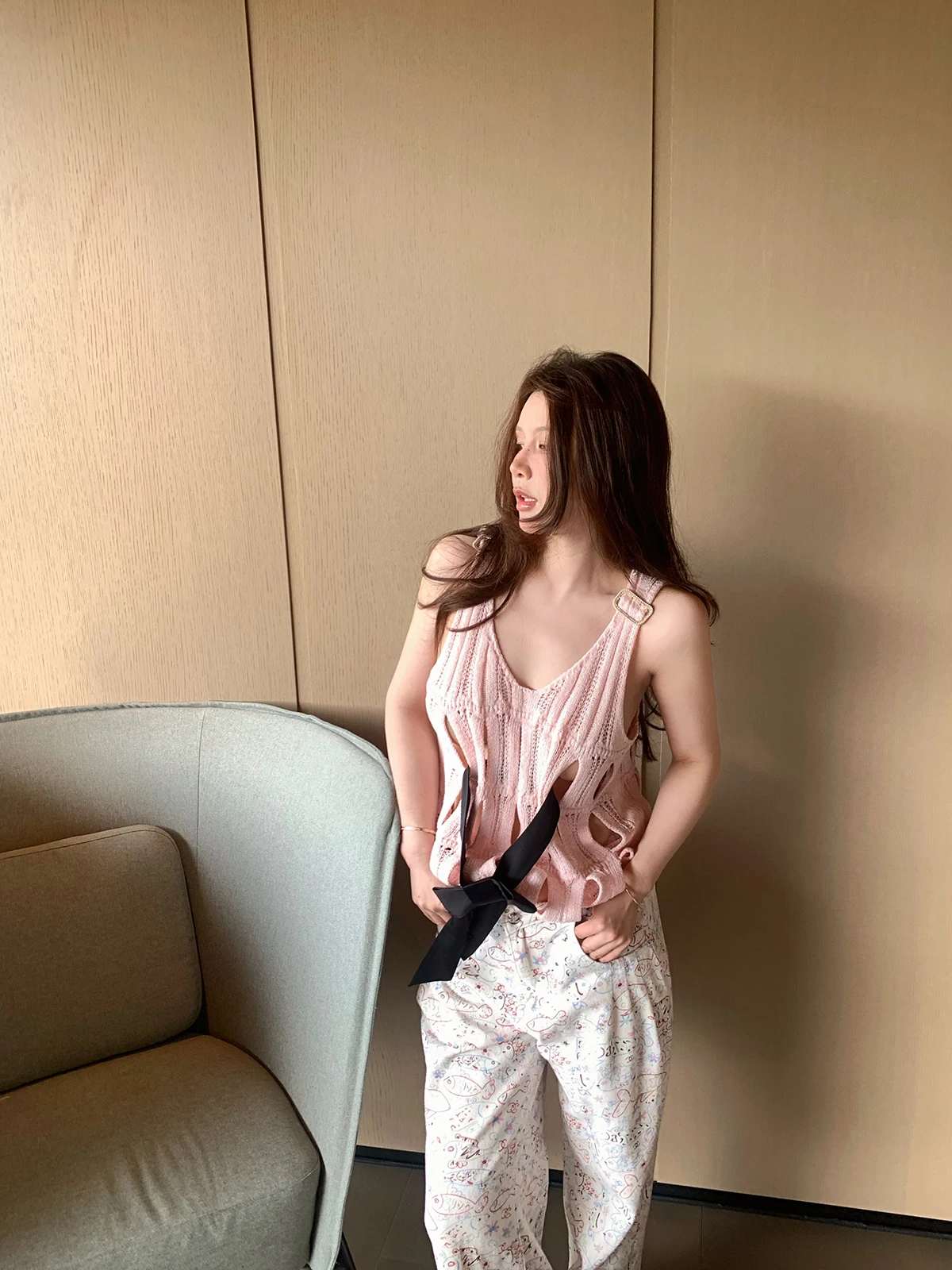 Pink Knitted Vest Women's Summer 2025 New Style Loose Slimming Casual Elegant Top IUIU AJing Home Fashion Clothing
Pink Knitted Vest Women's Summer 2025 New Style Loose Slimming Casual Elegant Top IUIU AJing Home Fashion Clothing