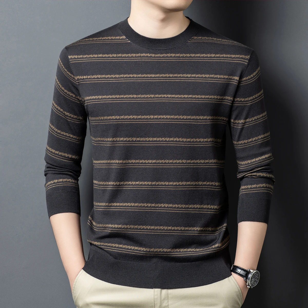 Шелковые кашемировые вязаные топы, мужские весенние повседневные джемперы в полоску с круглым вырезом и длинными рукавами, тонкий шелковый шерстяной свитер, пуловер, вязаная футболка
Шелковые кашемировые вязаные топы, мужские весенние повседневные джемперы в полоску с круглым вырезом и длинными рукавами, тонкий шелковый шерстяной свитер, пуловер, вязаная футболка