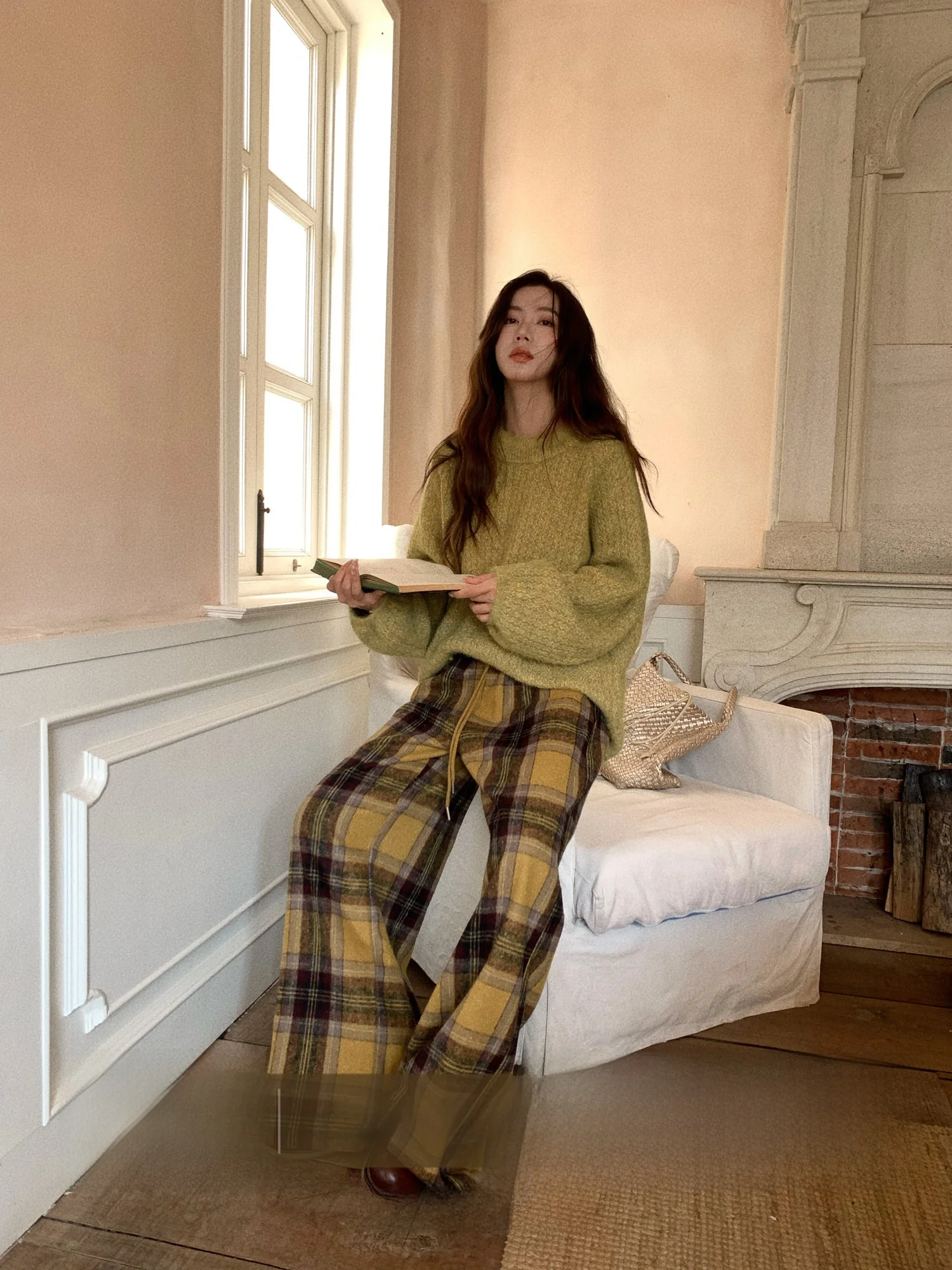 Женские прямые брюки для похудения, повседневные, в клетку, из шерстяного материала, с высокой талией, на шнурке, в американском ретро-стиле, теплые, зимние
Женские прямые брюки для похудения, повседневные, в клетку, из шерстяного материала, с высокой талией, на шнурке, в американском ретро-стиле, теплые, зимние