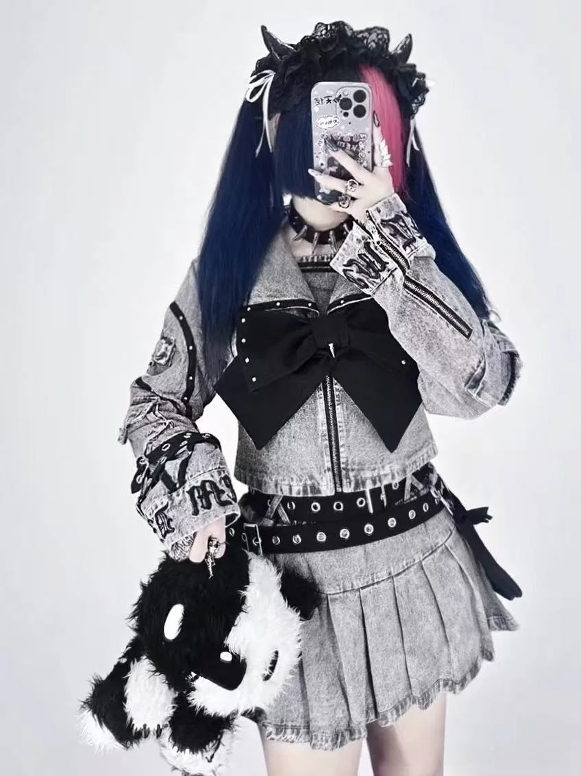 Dimmoire Reflem Collaborative Naval Uniform Style Punk Y2K Rivet Neck Design New Arrival Women's plus Size Fashion Set
Dimmoire Reflem Collaborative Naval Uniform Style Punk Y2K Rivet Neck Design New Arrival Women's plus Size Fashion Set