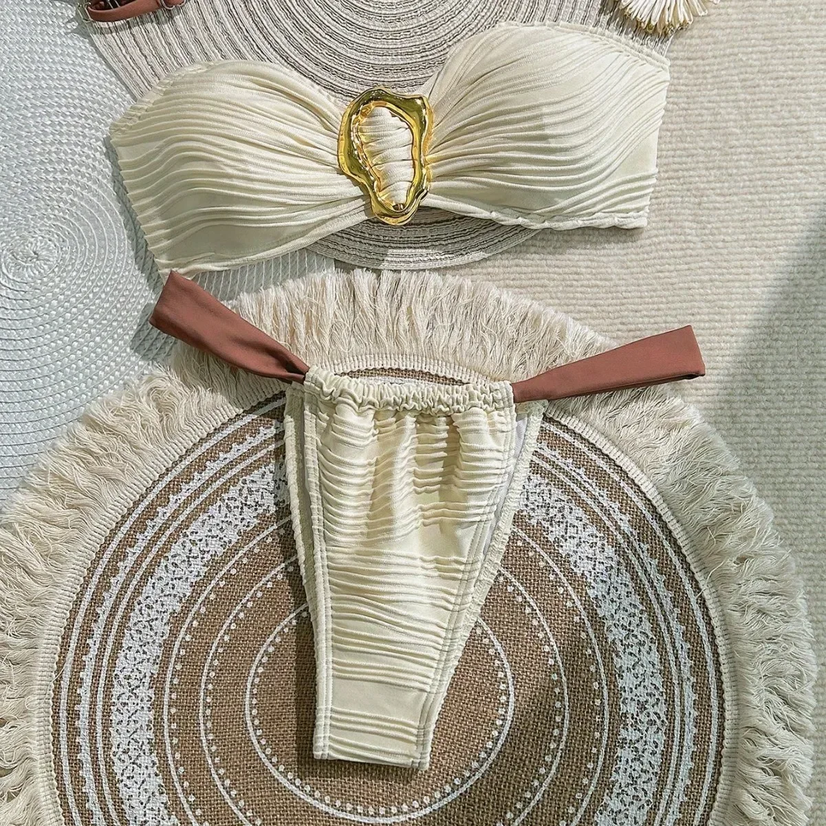 New Special Fabric Tube Top Simple Split Bikini Beach Spa Swimsuit for Women
New Special Fabric Tube Top Simple Split Bikini Beach Spa Swimsuit for Women