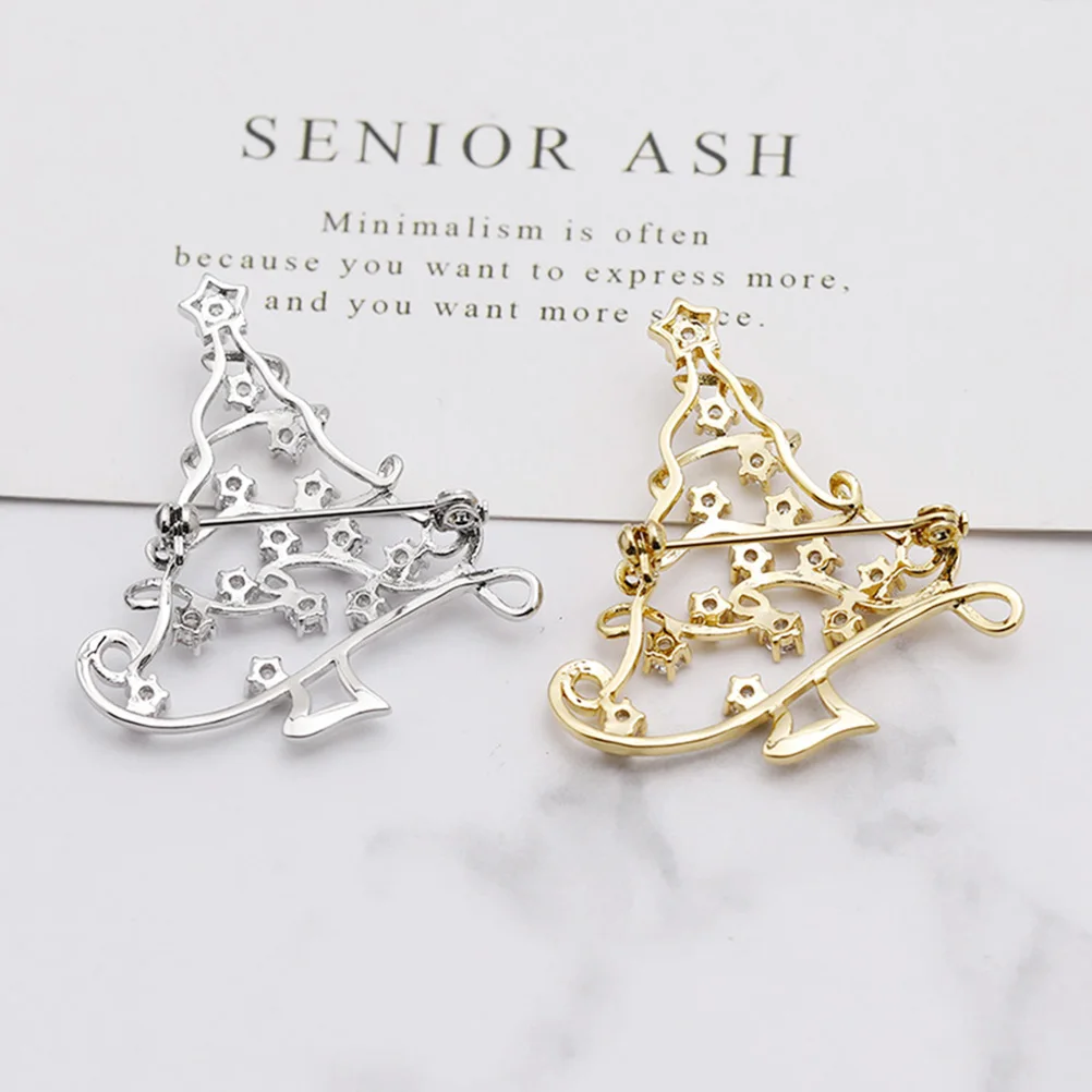 Stylish Christmas Tree Shaped Brooch Jewelry Premium Alloy Material Perfect for Wedding Birthday Party Occasions for Bag
Stylish Christmas Tree Shaped Brooch Jewelry Premium Alloy Material Perfect for Wedding Birthday Party Occasions for Bag