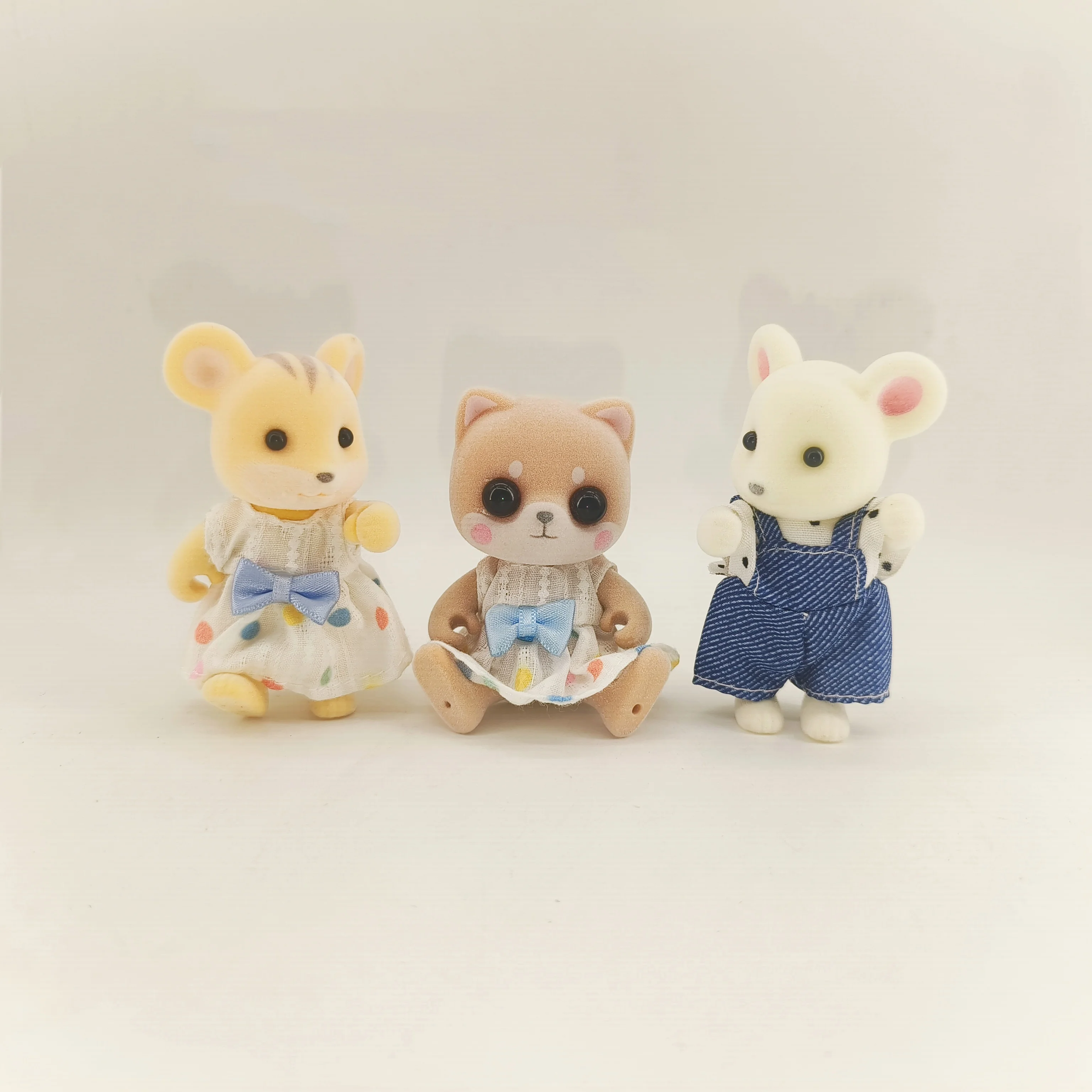 Cartoon Flocked Animal Forest Dolls Small Cute Koala Rabbit Mouse Series Model Dollhouse Accessories Children's Play House Toys
Cartoon Flocked Animal Forest Dolls Small Cute Koala Rabbit Mouse Series Model Dollhouse Accessories Children's Play House Toys