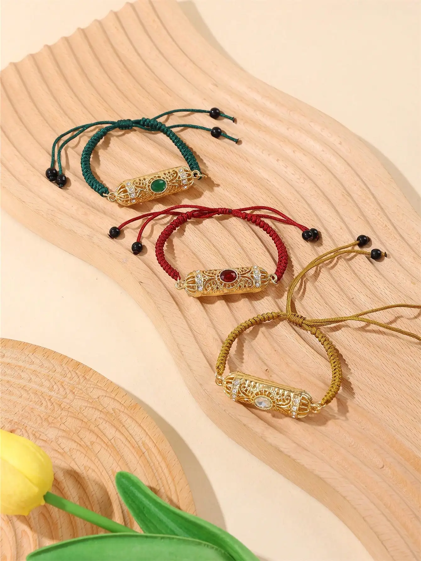 Hand-woven Lady's Bracelet Adjustable Length Arab Women Wearing Traditional Festival Armband
Hand-woven Lady's Bracelet Adjustable Length Arab Women Wearing Traditional Festival Armband