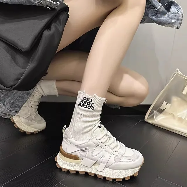 Women's Running Shoes Flat Bottom Dad Sneakers Breathable Leather Waffle Soles Fashionable Casual Sports Footwear
Women's Running Shoes Flat Bottom Dad Sneakers Breathable Leather Waffle Soles Fashionable Casual Sports Footwear