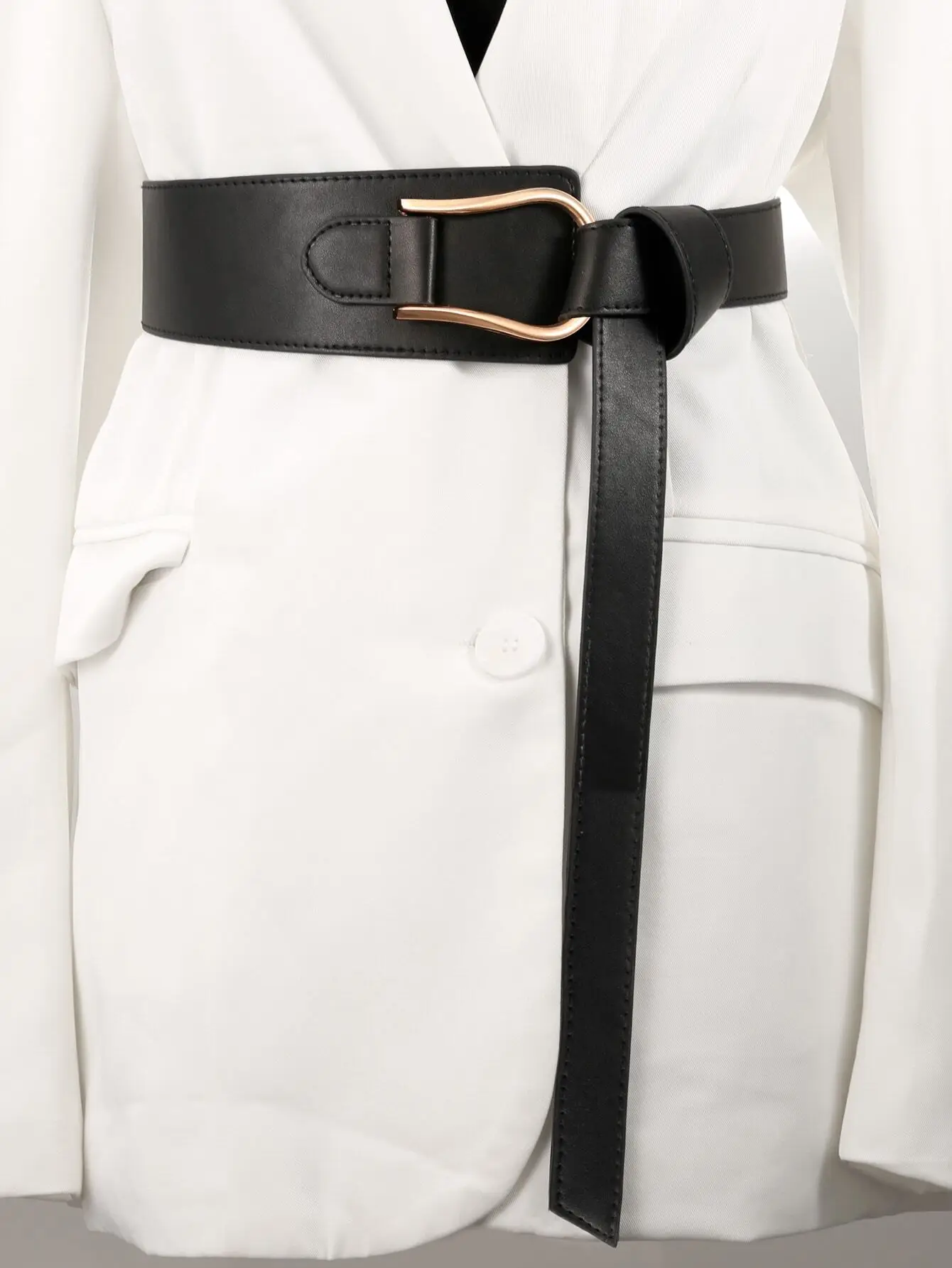 1pc Ladies' Knotted U-Shaped Buckle Waist Belt, Suitable For Daily Use Halloween
1pc Ladies' Knotted U-Shaped Buckle Waist Belt, Suitable For Daily Use Halloween