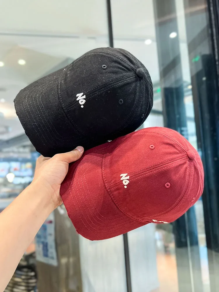 Soft top baseball cap Men's and women's embroidered letter visor Versatile face small washed cotton cap
Soft top baseball cap Men's and women's embroidered letter visor Versatile face small washed cotton cap