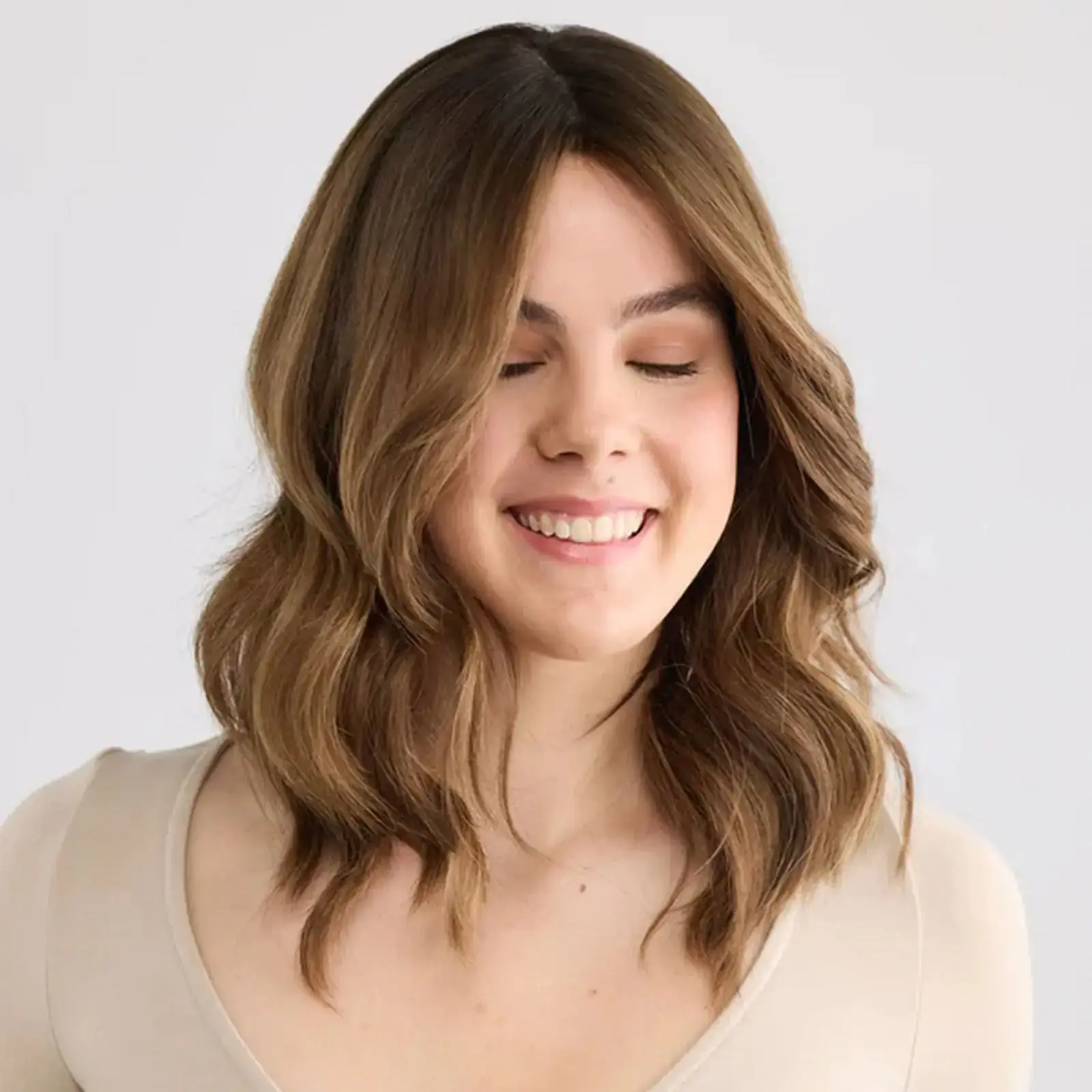 New In Ombre Honey Brown Balayage Luxury Synthetic Lace Front Wig Shadow Roots 16'' Body Wave Shoulder Preplucked Hairline Wig
New In Ombre Honey Brown Balayage Luxury Synthetic Lace Front Wig Shadow Roots 16'' Body Wave Shoulder Preplucked Hairline Wig