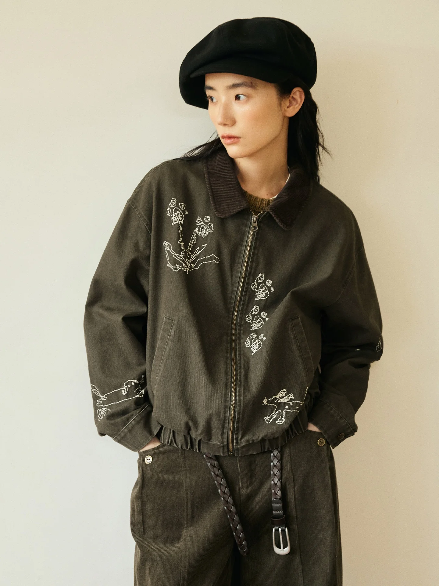 Octopusme Осенняя ретро вышитая лоскутная цветная блузка Спецодежда Jaet Stand Fit Повседневная хлопковая застежка-молния ...
Octopusme Осенняя ретро вышитая лоскутная цветная блузка Спецодежда Jaet Stand Fit Повседневная хлопковая застежка-молния ...