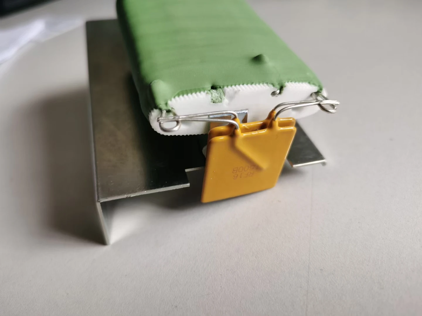 Сопротивление сети вентилятора для джон деere, AL152449, AL111591, 220-554
Сопротивление сети вентилятора для джон деere, AL152449, AL111591, 220-554