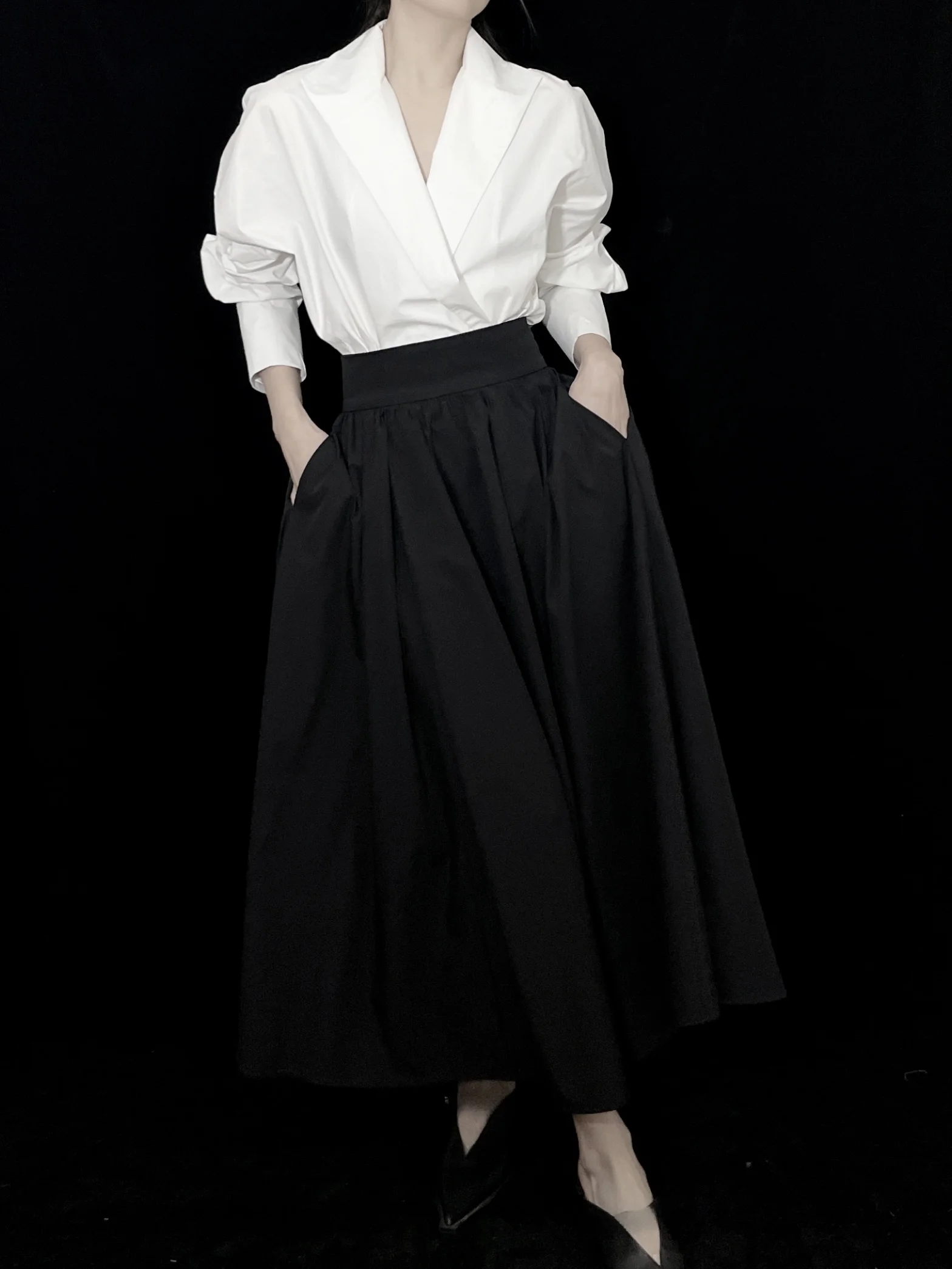 Оригинальный дизайн, плиссированная юбка макси с высокой талией, расклешенная А-силуэтная юбка миди из нейлонового волокна для женщин, для повседневной носки
Оригинальный дизайн, плиссированная юбка макси с высокой талией, расклешенная А-силуэтная юбка миди из нейлонового волокна для женщин, для повседневной носки