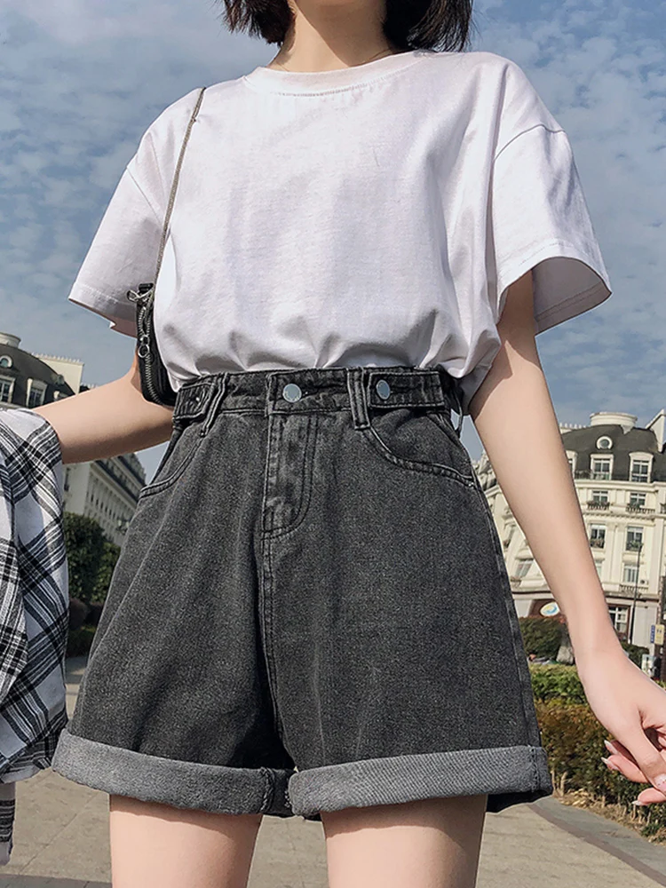 New Summer Women High Waist Button Wigh Leg Jeans Shorts Casual Female Loose Fit Blue Denim Shorts
New Summer Women High Waist Button Wigh Leg Jeans Shorts Casual Female Loose Fit Blue Denim Shorts