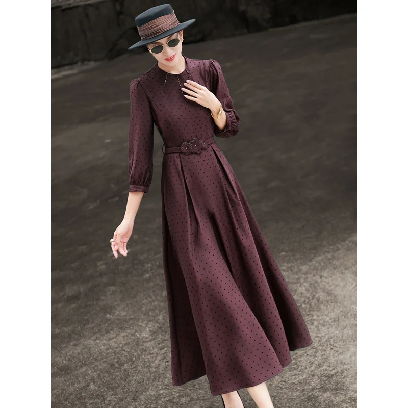 MEXCOCO 2026 Spring Vintage Stand Collar Puff Sleeve Polka Dot Beaded Belt High Waist Pleated Big Swing Maxi Commuter Dress
MEXCOCO 2026 Spring Vintage Stand Collar Puff Sleeve Polka Dot Beaded Belt High Waist Pleated Big Swing Maxi Commuter Dress