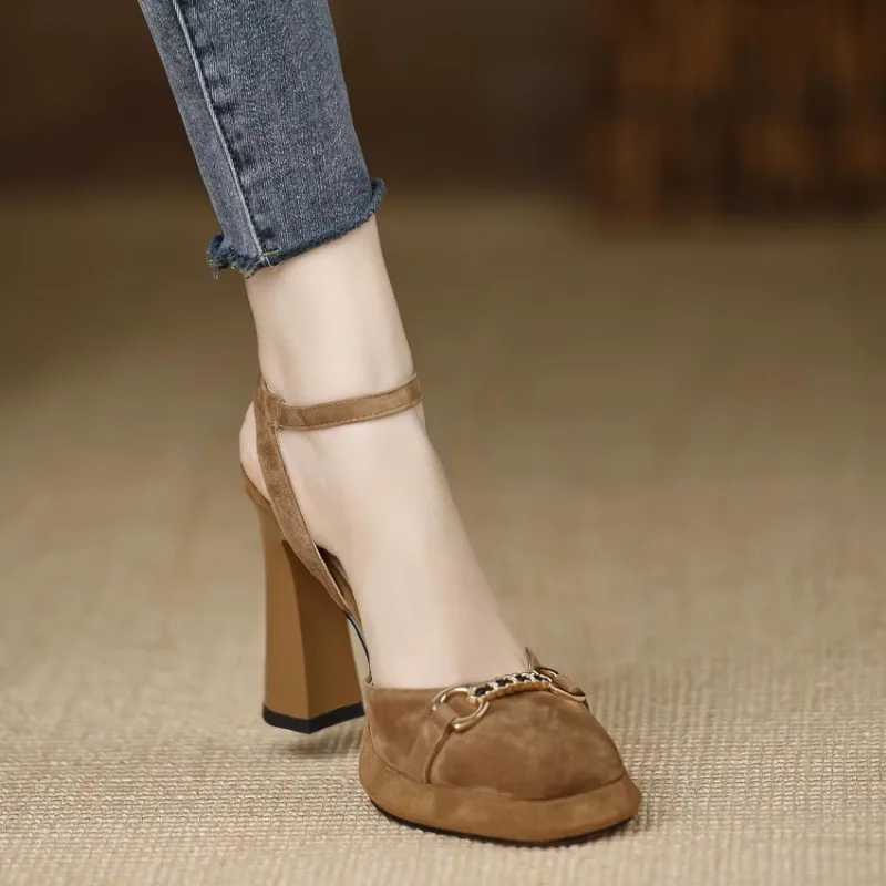 2025Square High Heel Jane Shoes Fashion Shallow Platform Shoes Spring Autumn Retro Style Ladies Elegant Dress Pumps
2025Square High Heel Jane Shoes Fashion Shallow Platform Shoes Spring Autumn Retro Style Ladies Elegant Dress Pumps