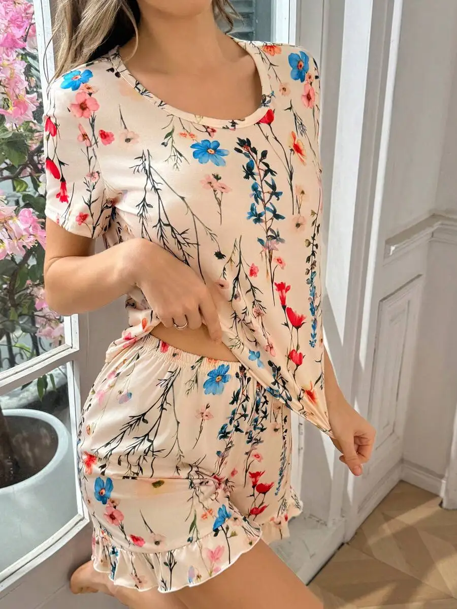 Floral Print Knit Round Neck Short Sleeve Shorts Pajama Set For Women
Floral Print Knit Round Neck Short Sleeve Shorts Pajama Set For Women