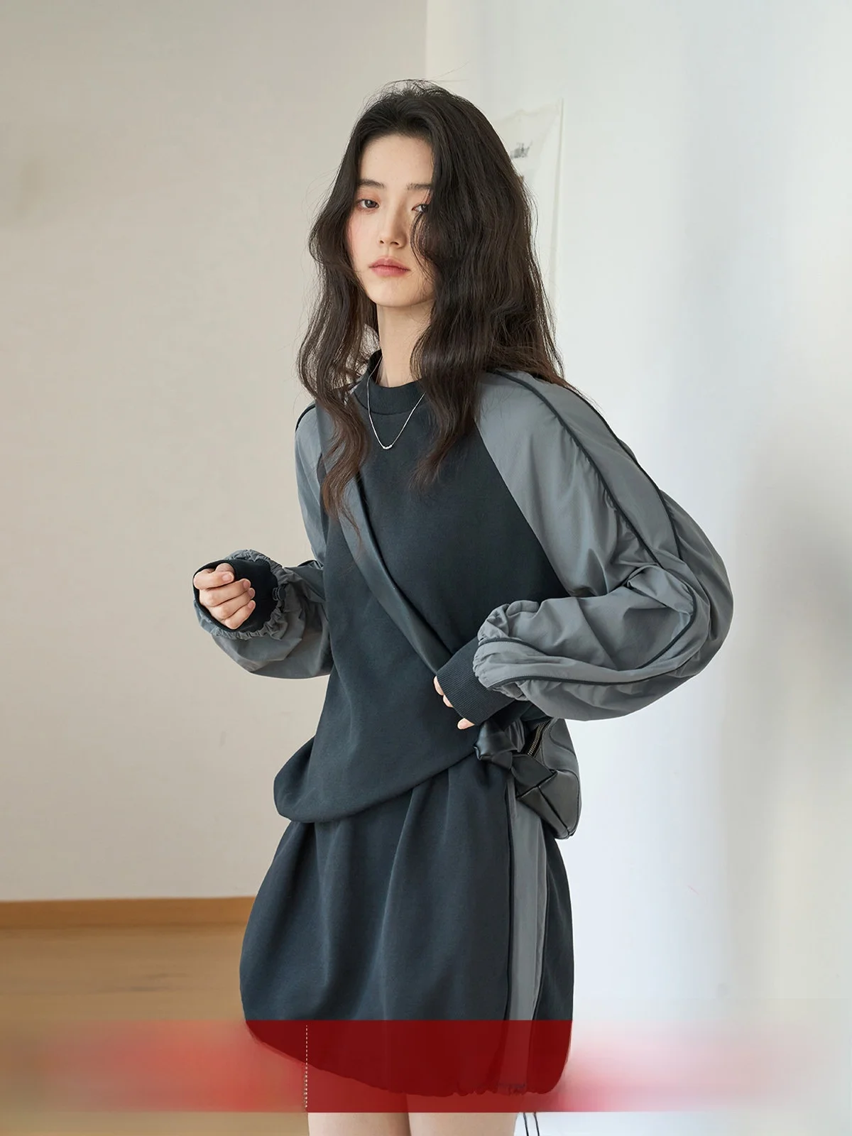 MoZaic Deep ey oulder Insert Long Sve round Ne Hoodie Faion Set Women's Spring Top f Skirt Two-Piece Set
MoZaic Deep ey oulder Insert Long Sve round Ne Hoodie Faion Set Women's Spring Top f Skirt Two-Piece Set