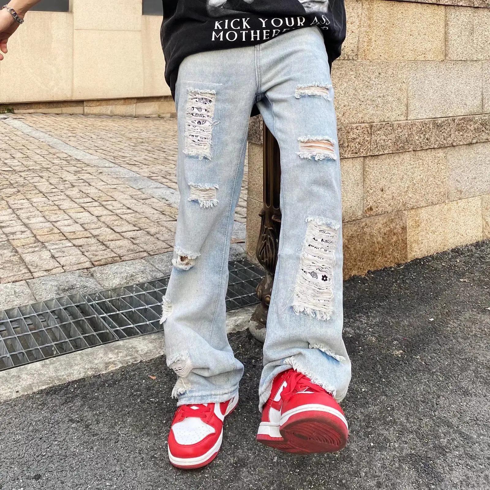 American Retro Washed Distressed Knife Ripped Jeans Men's European and High Street Fashion Loose Straight Trousers
American Retro Washed Distressed Knife Ripped Jeans Men's European and High Street Fashion Loose Straight Trousers