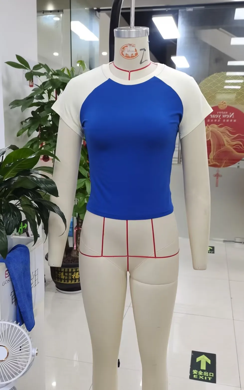 Womens Raglan Short Sleeve T-Shirt Casual Slim Fit Contrast Pattern Tops for Summer Stylish Crew Neck Tee for Daily Wear
Womens Raglan Short Sleeve T-Shirt Casual Slim Fit Contrast Pattern Tops for Summer Stylish Crew Neck Tee for Daily Wear