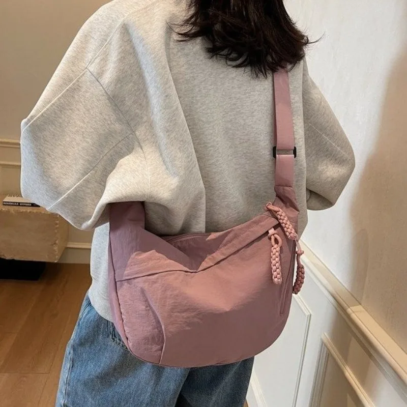 Luxury Casual Vintage Shoulder Bag With Textured Finish And Chic Letter Logo Offering Roomy Compartments Includes Diaper Bag
Luxury Casual Vintage Shoulder Bag With Textured Finish And Chic Letter Logo Offering Roomy Compartments Includes Diaper Bag