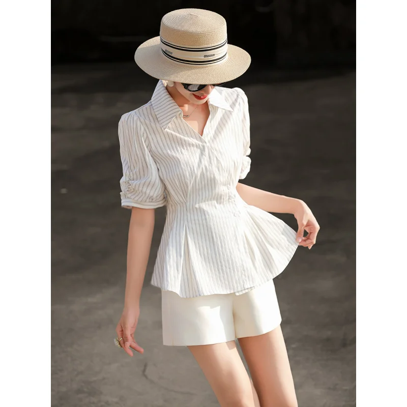 MEXCOCO 2026New Summer Style Elegant Commuting Puff SleevesVStriped collared shirt slimming top
MEXCOCO 2026New Summer Style Elegant Commuting Puff SleevesVStriped collared shirt slimming top