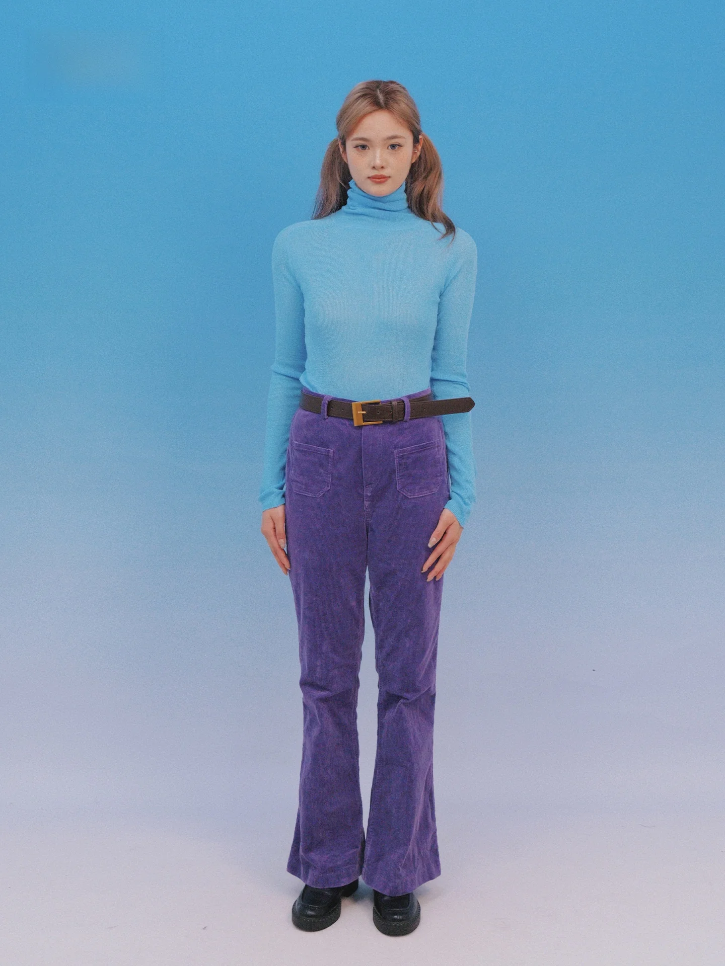 Вельветовые расклешенные брюки с высокой талией в стиле ретро, супер утягивающие эластичные повседневные брюки, универсальные, удобные, хлопковые, эластичные, износостойкие
Вельветовые расклешенные брюки с высокой талией в стиле ретро, супер утягивающие эластичные повседневные брюки, универсальные, удобные, хлопковые, эластичные, износостойкие