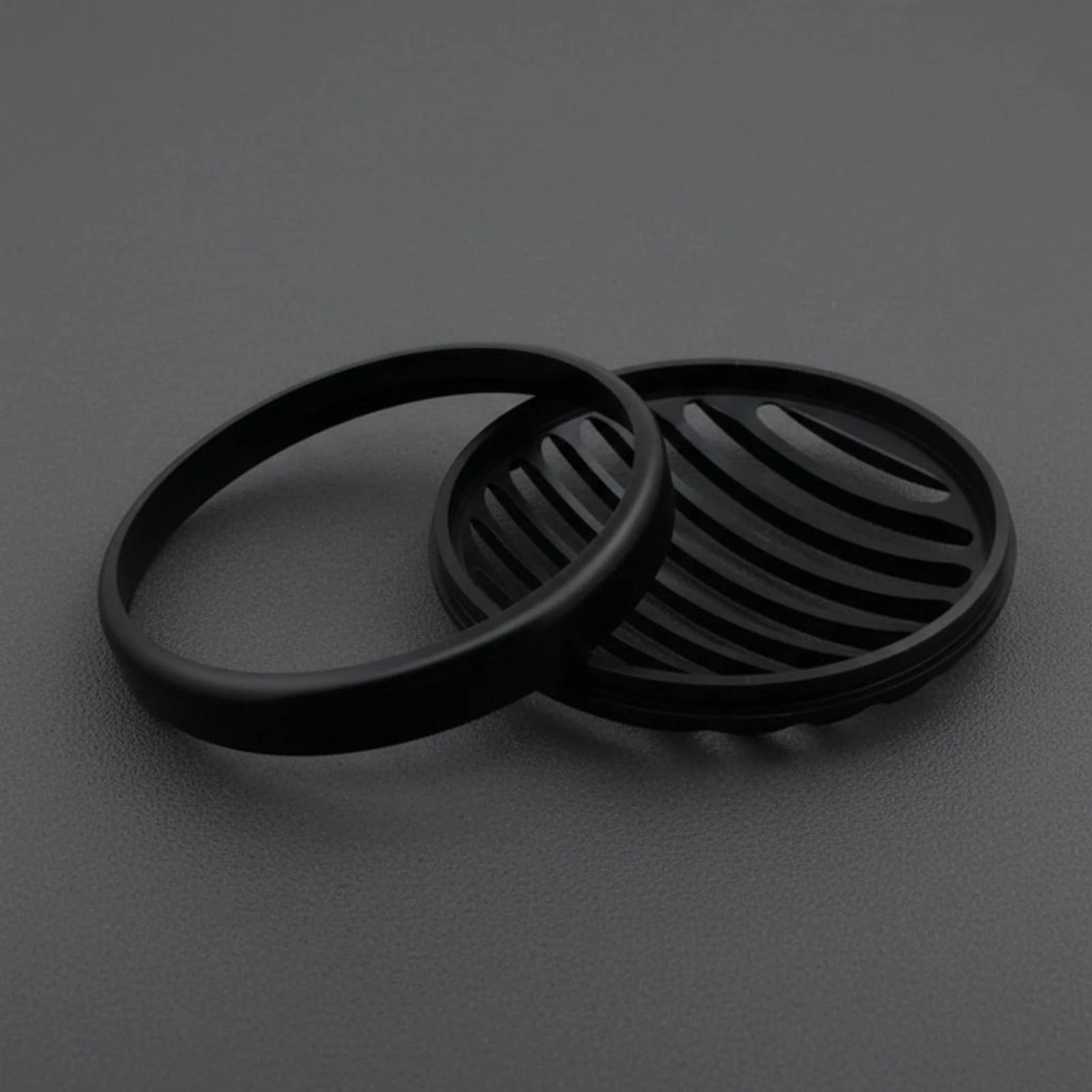 Retro Headlight Grille Cover Matte Black Front Headlight Trim Cover Motorbike Part Aluminum Alloy Car Accessory CNC
Retro Headlight Grille Cover Matte Black Front Headlight Trim Cover Motorbike Part Aluminum Alloy Car Accessory CNC