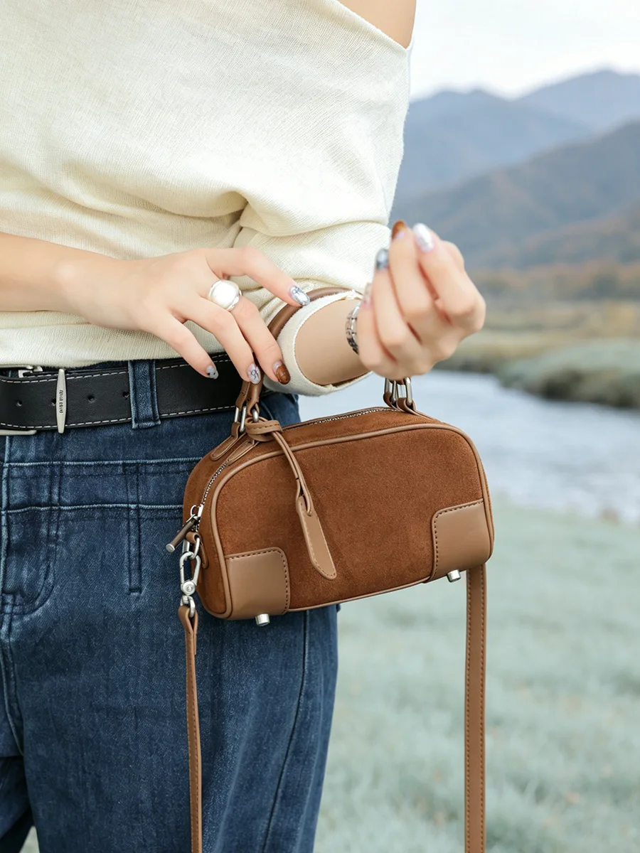 Korean Version Suede Leather New Senior Sense Handbag Retro Women's Shoulder Bag Versatile Fashion Genuine Leather Crossbody Bag
Korean Version Suede Leather New Senior Sense Handbag Retro Women's Shoulder Bag Versatile Fashion Genuine Leather Crossbody Bag