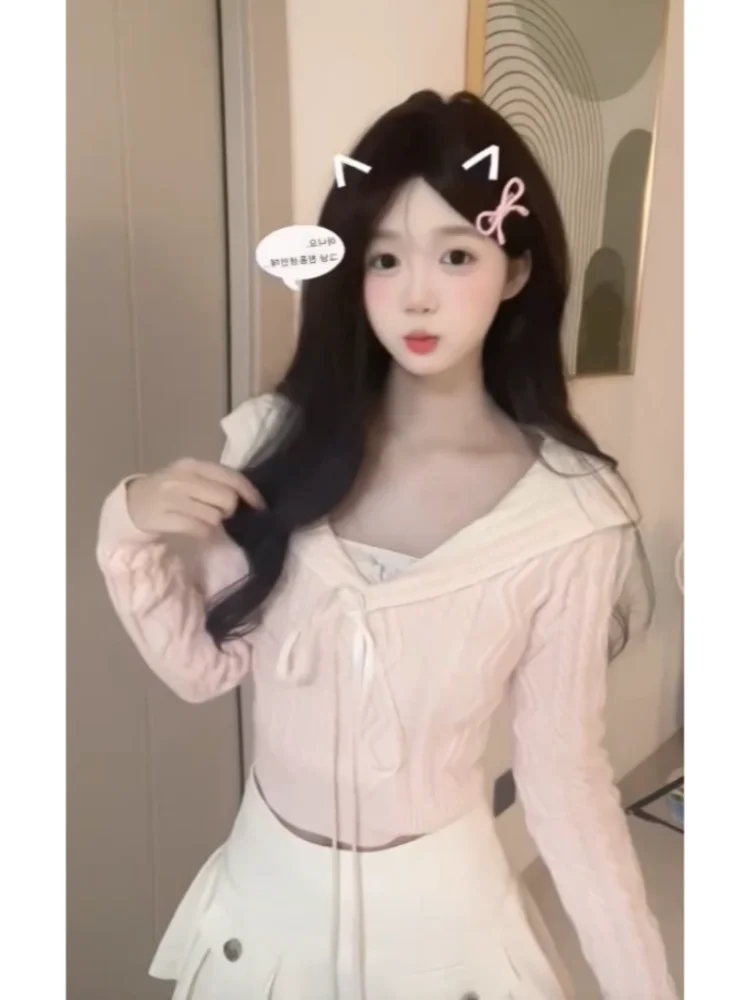 Korean College Sle Navy Collar Knitted Sweater Women Winter New Pure Desire V-Ne Twisted Sweater A-Line Skirt Set
Korean College Sle Navy Collar Knitted Sweater Women Winter New Pure Desire V-Ne Twisted Sweater A-Line Skirt Set
