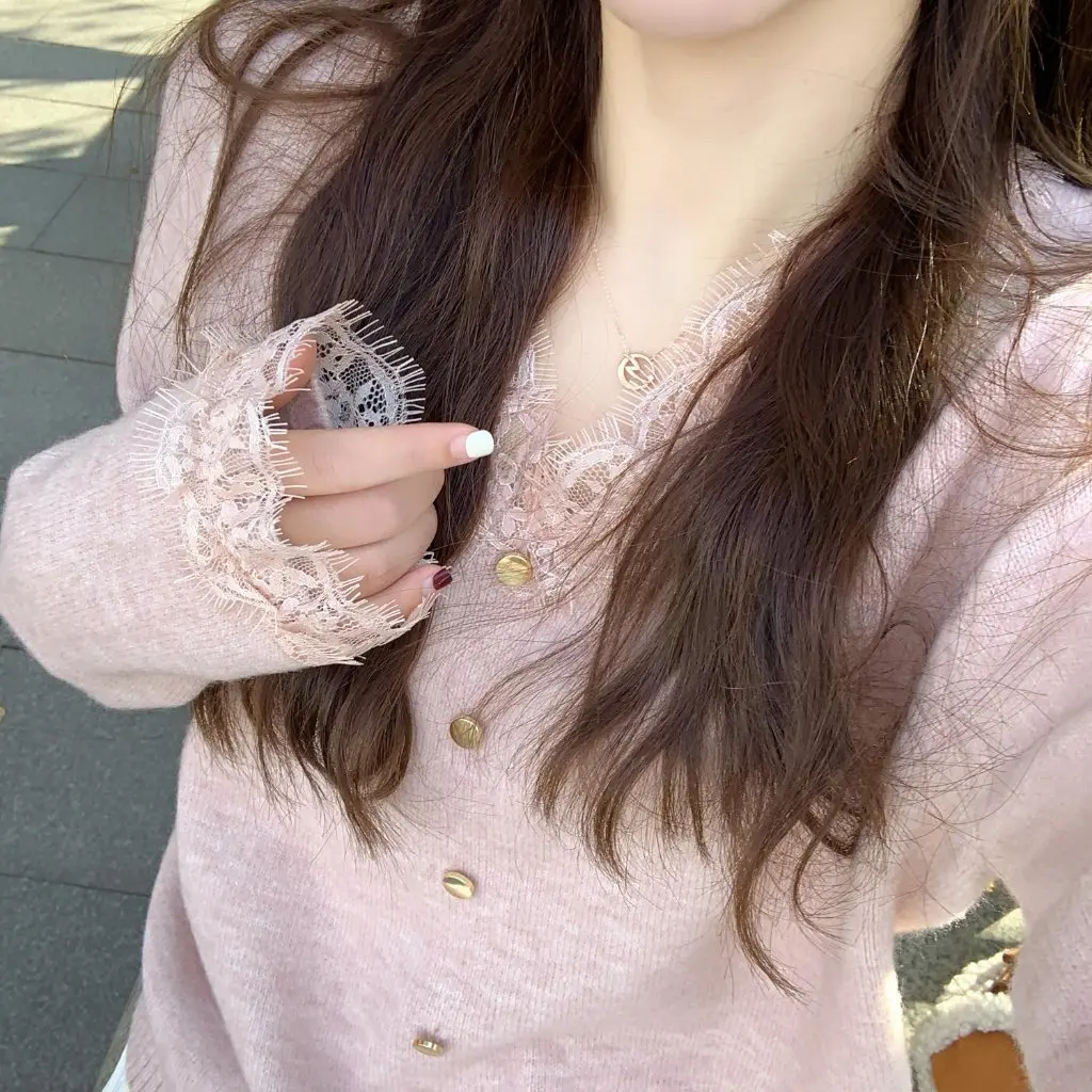 Women's Pink Lace Sweater Gentle Style Soft Loose Base Shirt All-match Spring Inner Top Waxy Fabric
Women's Pink Lace Sweater Gentle Style Soft Loose Base Shirt All-match Spring Inner Top Waxy Fabric