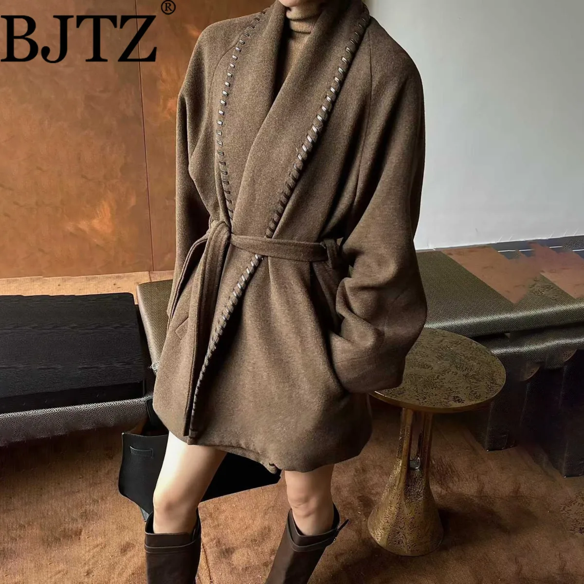 BJTZ, роскошная короткая шерстяная куртка высокого качества для женщин, осень-зима 2022, новый темпераментный элегантный наряд на шнуровке на талии 
BJTZ, роскошная короткая шерстяная куртка высокого качества для женщин, осень-зима 2022, новый темпераментный элегантный наряд на шнуровке на талии