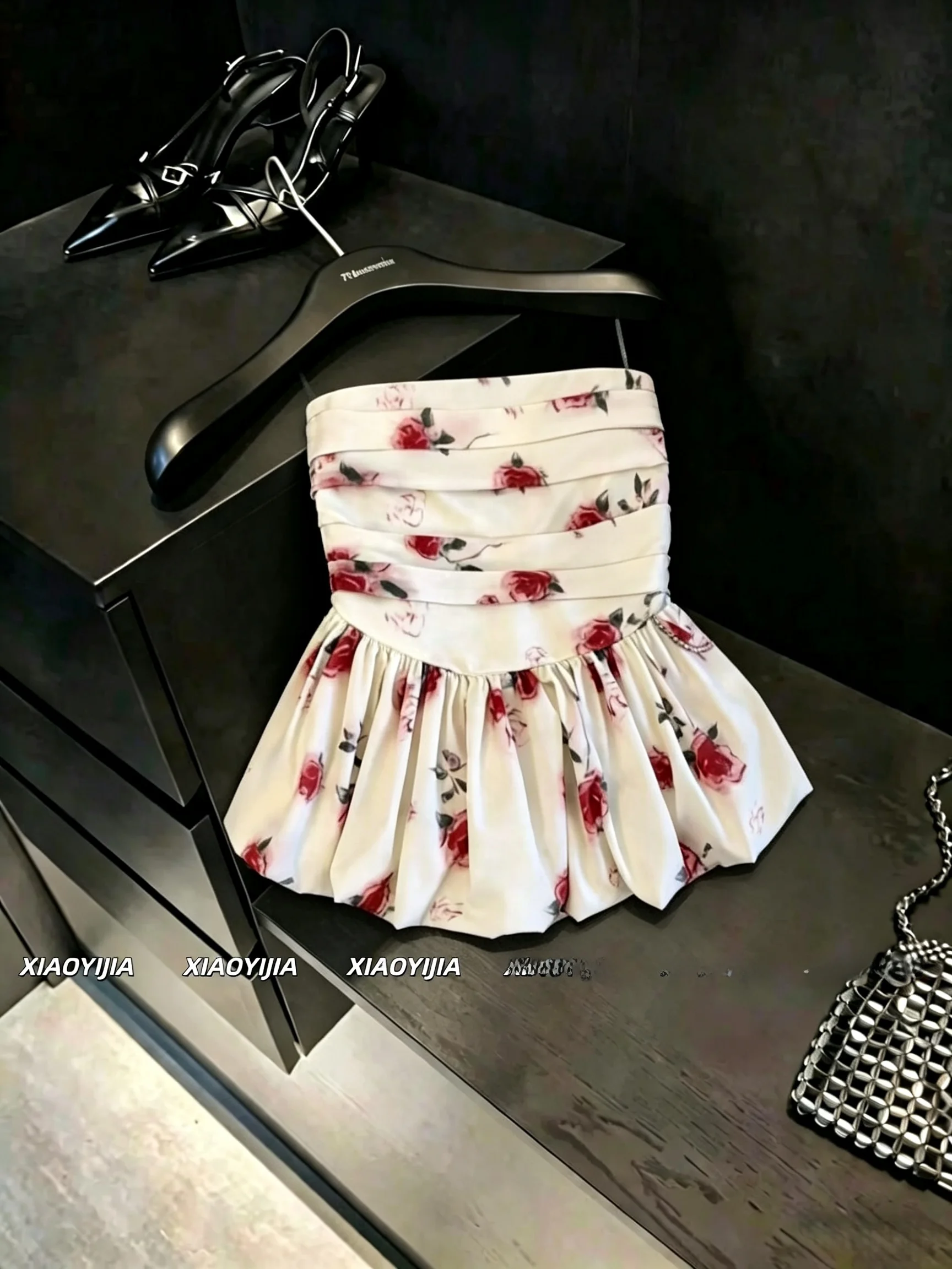 Sweet Floral Halter Vest Women's Summer Pure Desire Style Floral Bud Top Silk Cotton Original Design Tight Fit Citywalk Outfit
Sweet Floral Halter Vest Women's Summer Pure Desire Style Floral Bud Top Silk Cotton Original Design Tight Fit Citywalk Outfit