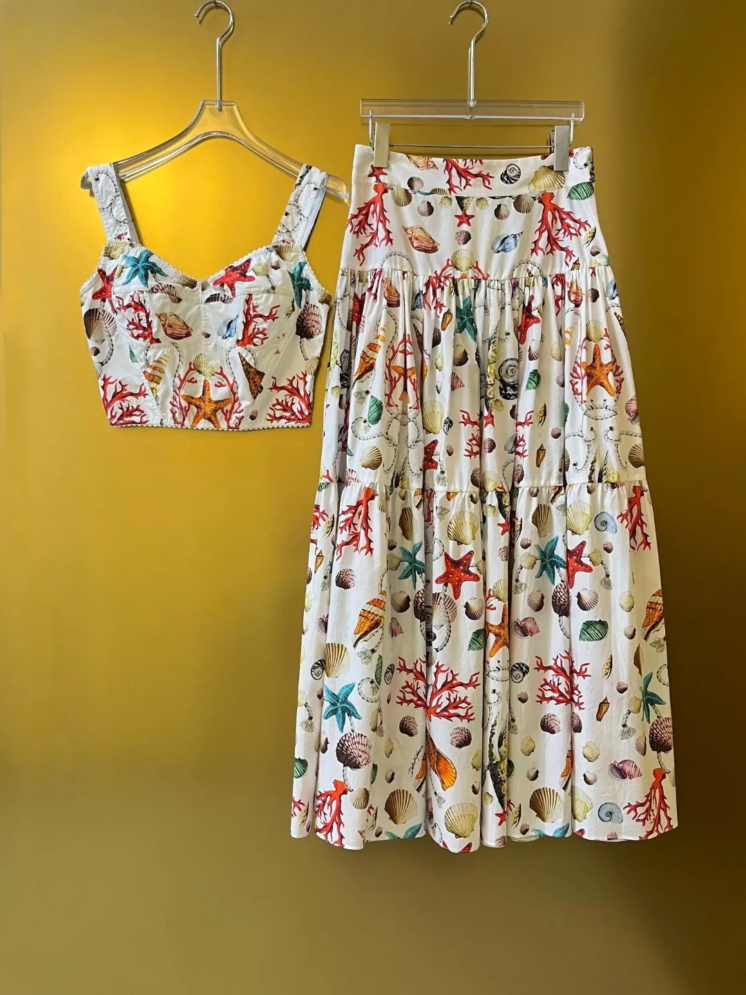 Luxury Designer Summer Women 2 Piece Set - Starfish Shell Printed Cotton Crop Top & Maxi Skirt | High Quality Beachwear 2025
Luxury Designer Summer Women 2 Piece Set - Starfish Shell Printed Cotton Crop Top & Maxi Skirt | High Quality Beachwear 2025