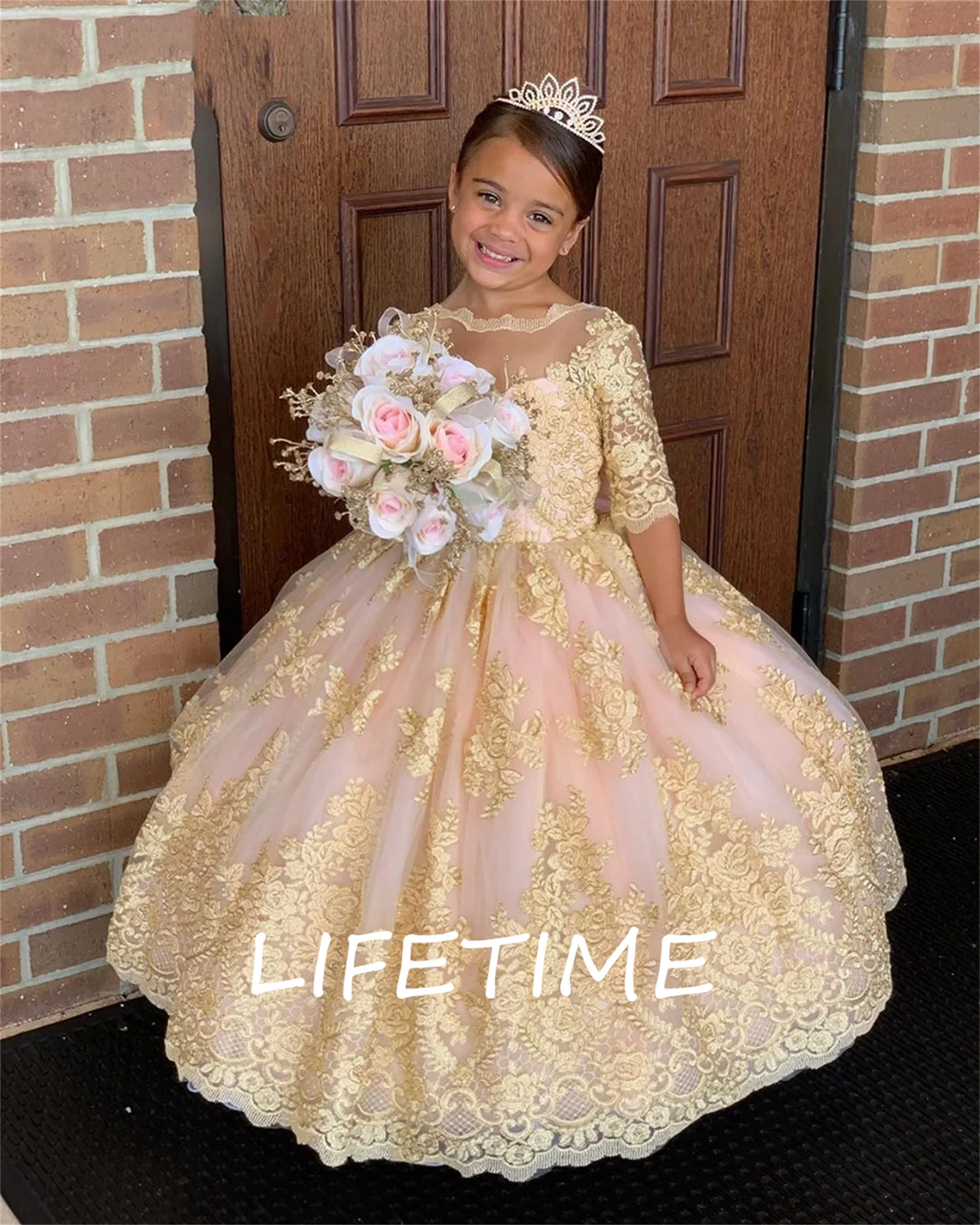Gold A-Line Half Sleeves Flower Girl Dresses Tulle Illusion Appliques Ball Gown Kids Shiny Princess Formal Party Gown 2022
Gold A-Line Half Sleeves Flower Girl Dresses Tulle Illusion Appliques Ball Gown Kids Shiny Princess Formal Party Gown 2022