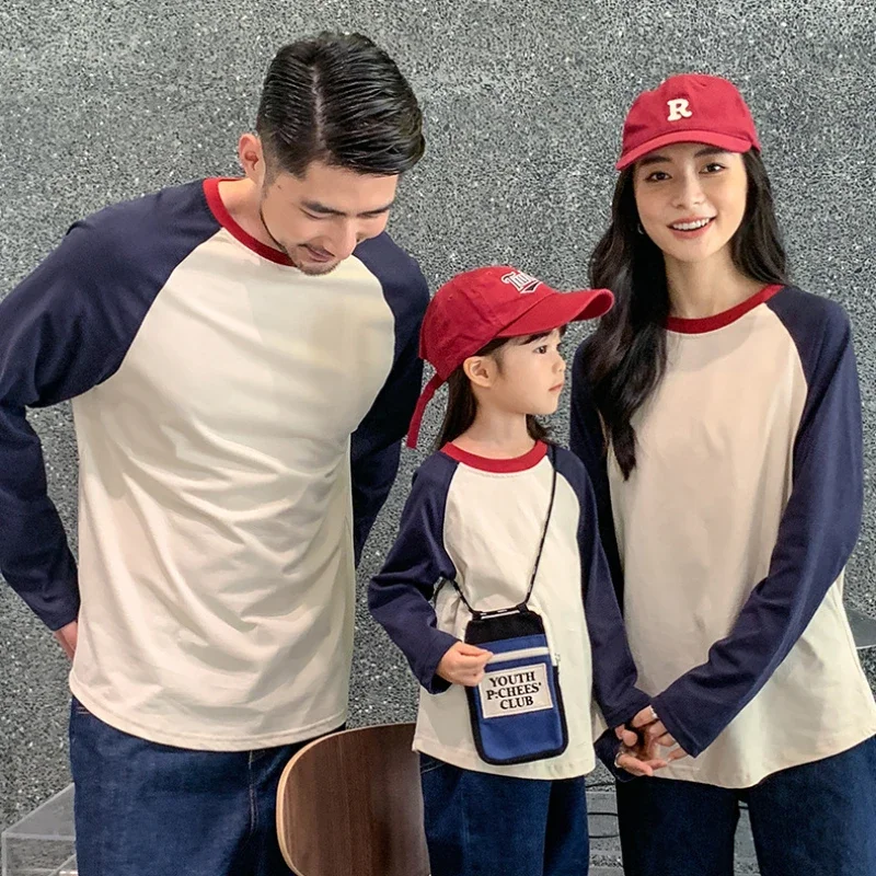 Korean Parent-child Clothes 2025 Autumn Spring Family Long Sleeve T Shirts Fashion Mother Father and Duaghter Son Same Tee Tops
Korean Parent-child Clothes 2025 Autumn Spring Family Long Sleeve T Shirts Fashion Mother Father and Duaghter Son Same Tee Tops