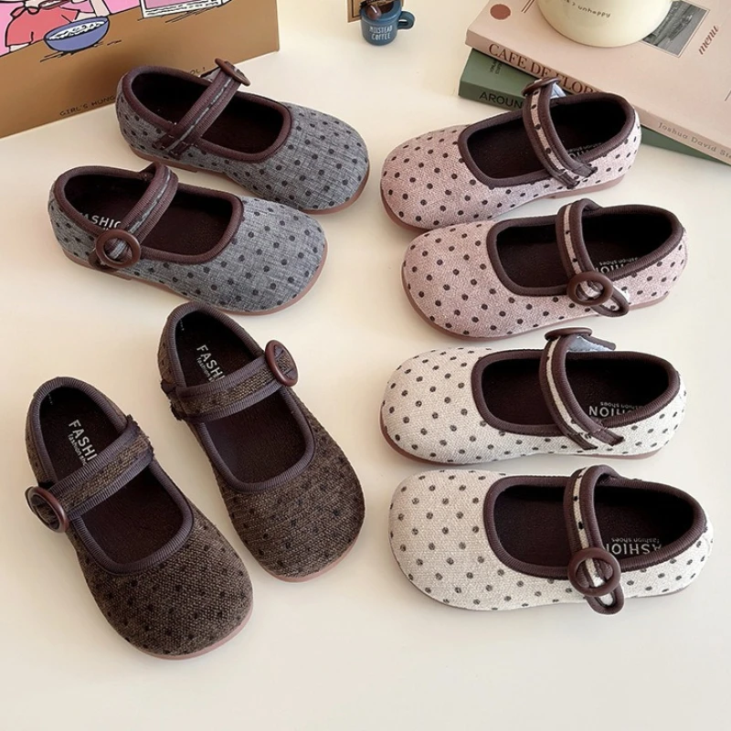 Лоферы для девочек, осенне-зимние новые корейские версии, детская обувь на плоской подошве в стиле ретро, противоскользящая обувь принцессы, модная обувь для девочек
Лоферы для девочек, осенне-зимние новые корейские версии, детская обувь на плоской подошве в стиле ретро, противоскользящая обувь принцессы, модная обувь для девочек