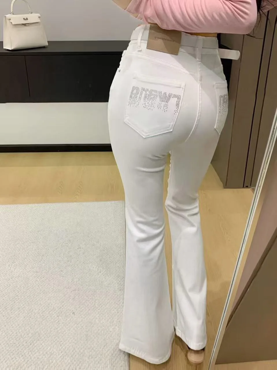 White High Waist Denim Jeans Women's Elastic Micro Flared Pockets Cotton Spring Summer mid Stretch Hip Lifting New 2026
White High Waist Denim Jeans Women's Elastic Micro Flared Pockets Cotton Spring Summer mid Stretch Hip Lifting New 2026