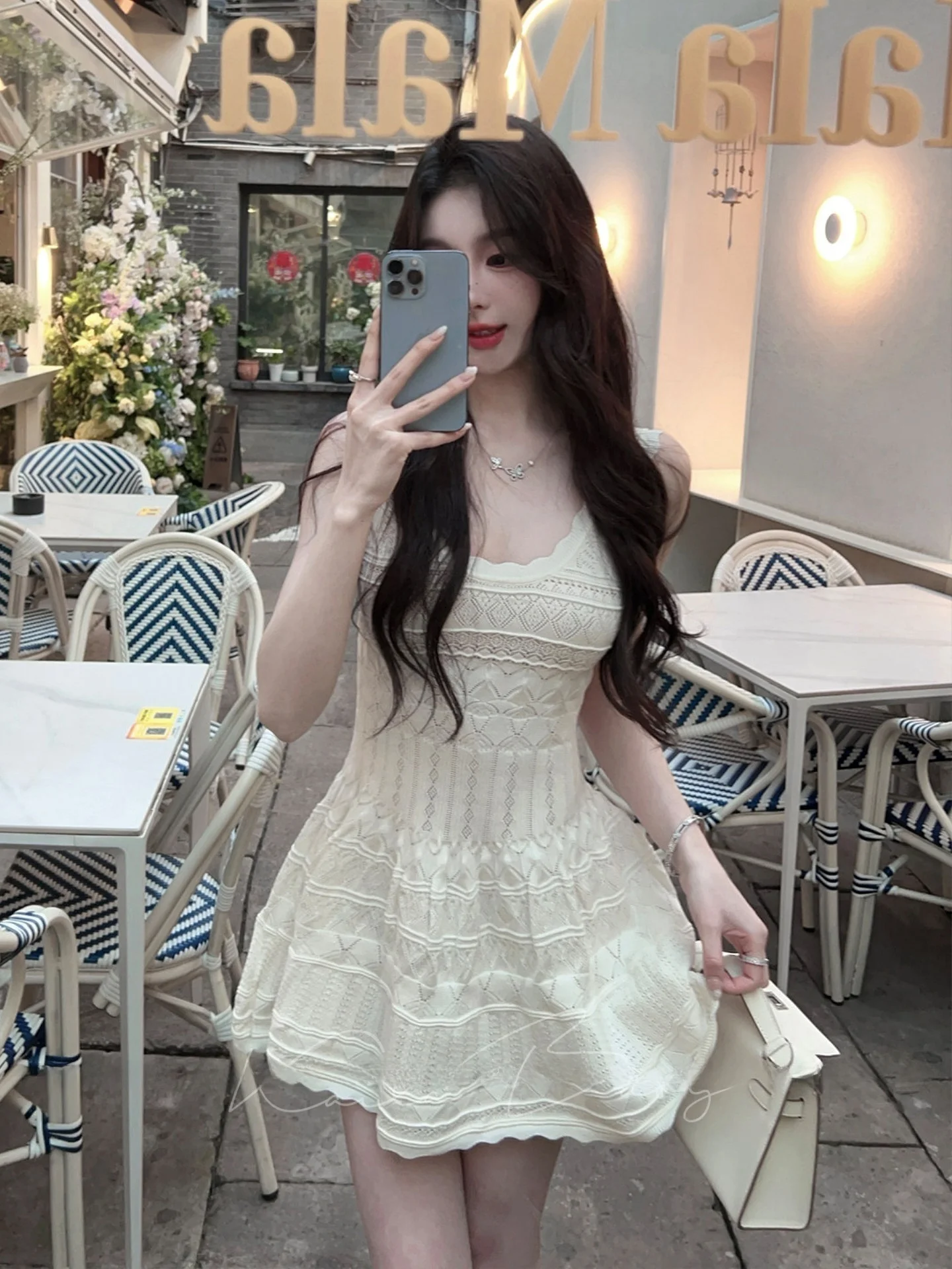 Spring Summer New Style White Sleeveless Ice Silk Knitted Vest Dress Women Pure Desire Waist Cinching A-Line Halter Short Skirt
Spring Summer New Style White Sleeveless Ice Silk Knitted Vest Dress Women Pure Desire Waist Cinching A-Line Halter Short Skirt