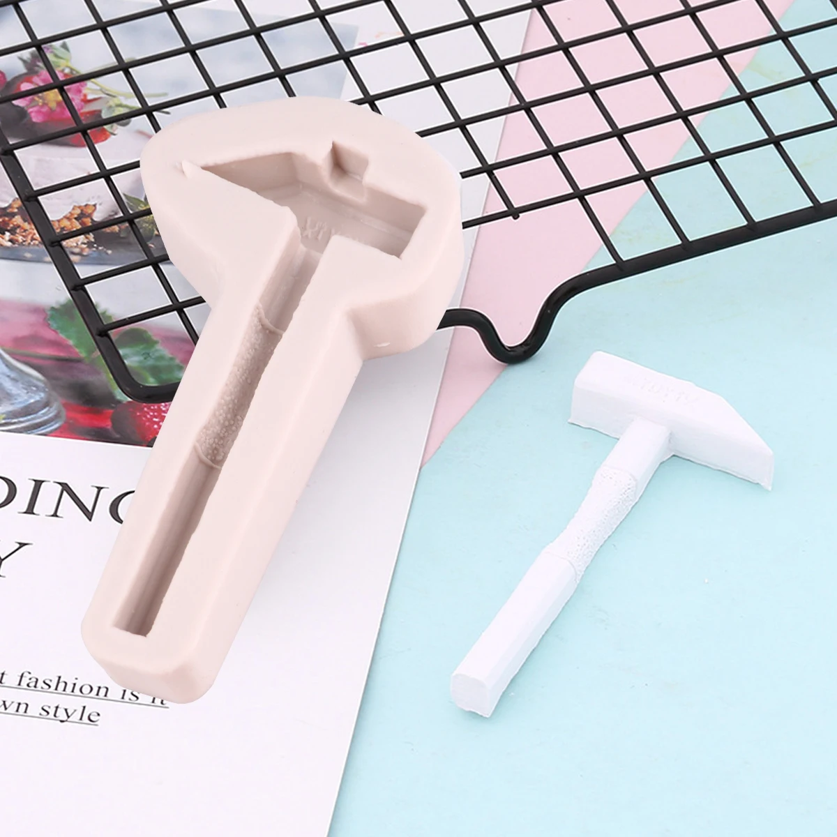 2Pcs HammerPliers SiliconeMold MiniIceCubeTray CakeMoldingTool SquareCubes forBaking PizzaBread MousseJelly
2Pcs HammerPliers SiliconeMold MiniIceCubeTray CakeMoldingTool SquareCubes forBaking PizzaBread MousseJelly