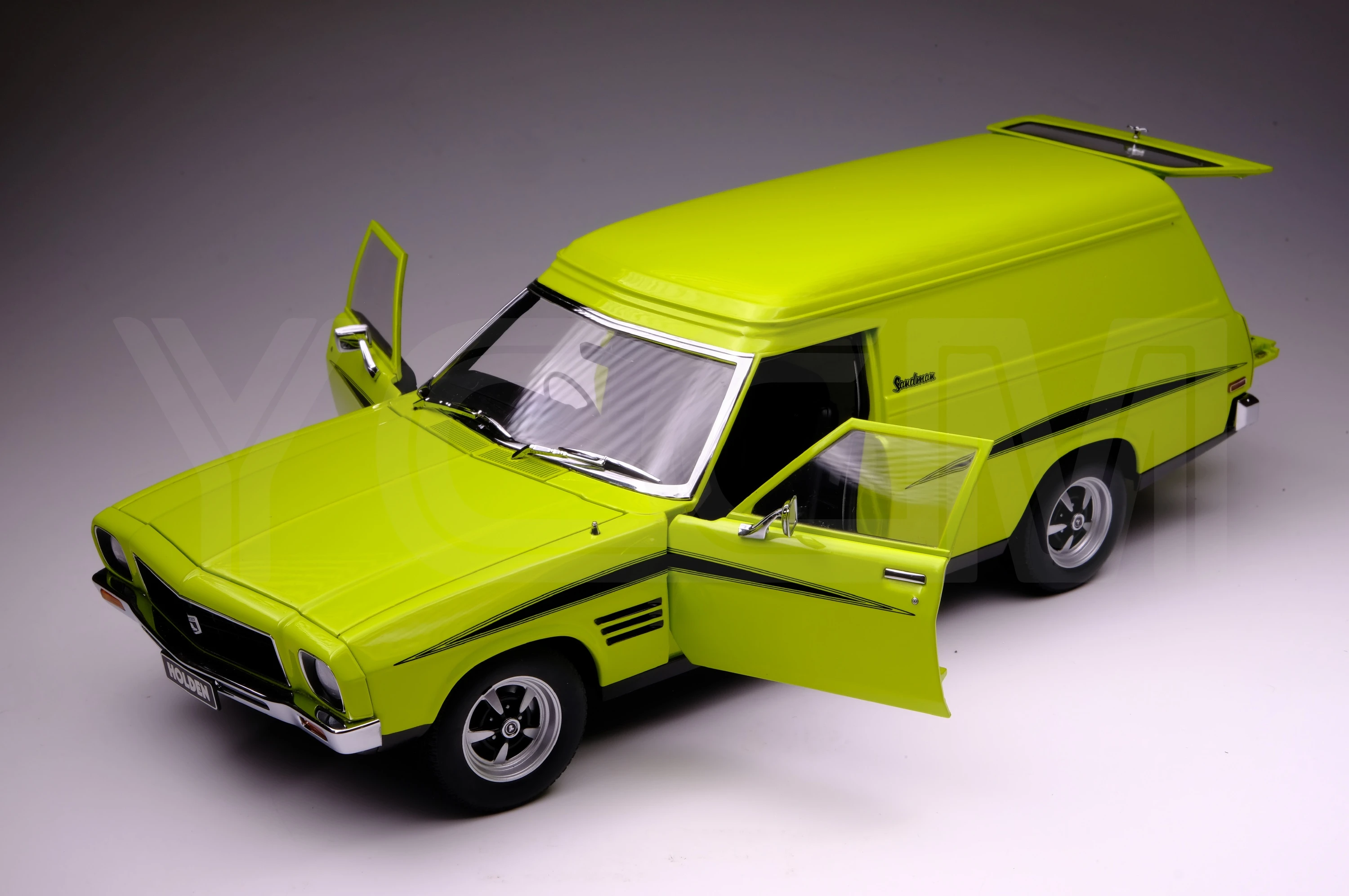 Autoart 1:18 HX SANDMAN PANEL VAN Green Simulation Limited Edition All Open Alloy Metal Static Car Model Toy Gift
Autoart 1:18 HX SANDMAN PANEL VAN Green Simulation Limited Edition All Open Alloy Metal Static Car Model Toy Gift