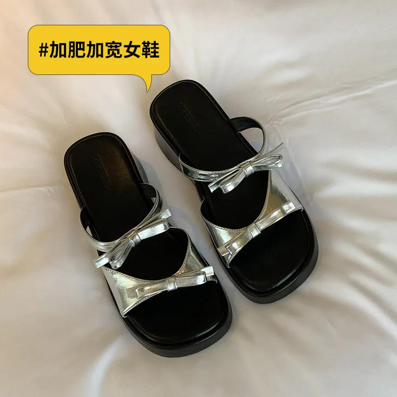 Bow Decor Wedge Slide Sandals With Two Tone Black And Silver Thick Sole Open Toe Slip On Casual Summer Shoes For Outdoor And Dai
Bow Decor Wedge Slide Sandals With Two Tone Black And Silver Thick Sole Open Toe Slip On Casual Summer Shoes For Outdoor And Dai