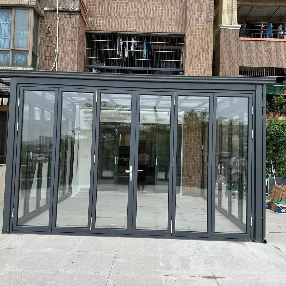Balcony Living Room Kitchen Accordion Door Aluminum Frame Tempered Glass Folding Doors Waterproof Heat Insulation Fold Up Doors
Balcony Living Room Kitchen Accordion Door Aluminum Frame Tempered Glass Folding Doors Waterproof Heat Insulation Fold Up Doors