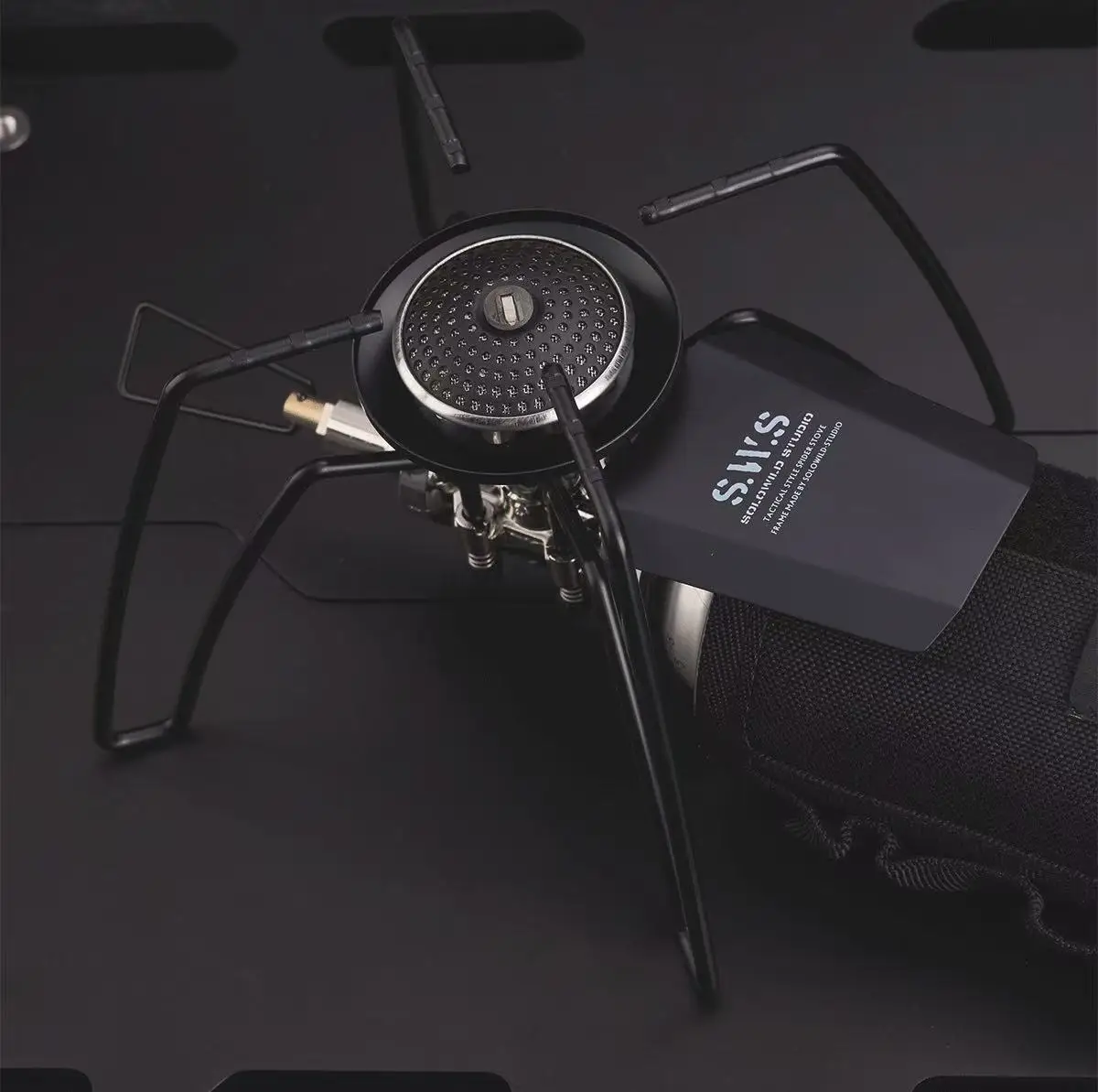 Portable Folding Black Spider Gas Stove Camping Card Stove Outdoor Kitchenware for Picnic Barbecue Backpacking Cooking
Portable Folding Black Spider Gas Stove Camping Card Stove Outdoor Kitchenware for Picnic Barbecue Backpacking Cooking