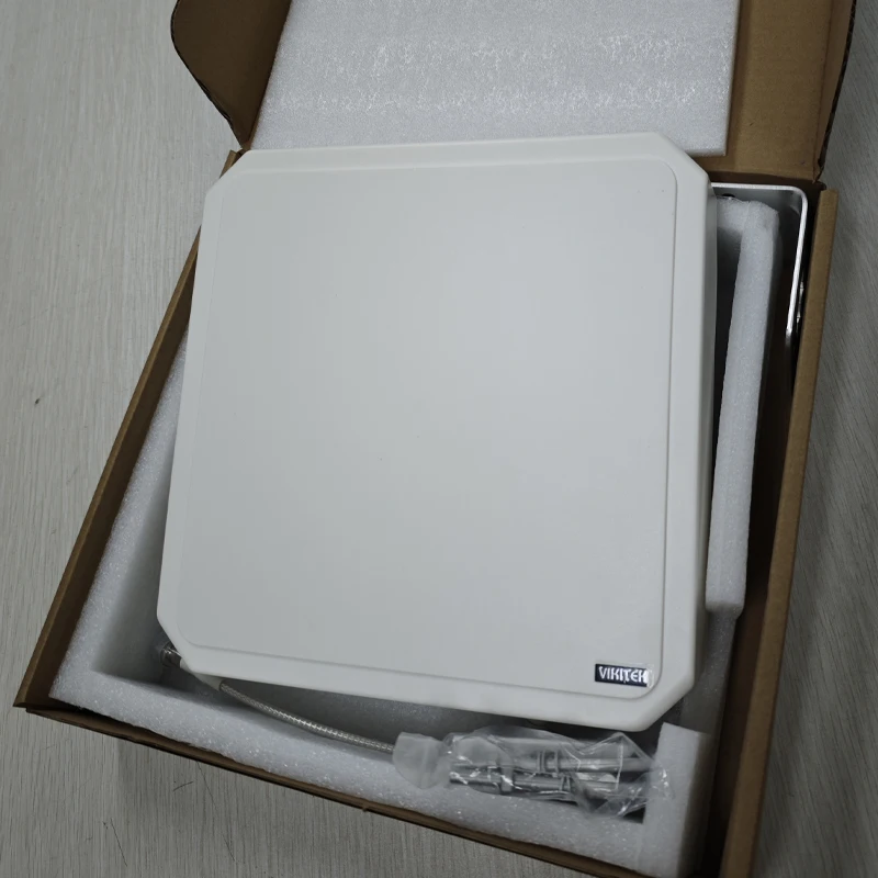 RFID antenna ultra-high frequency UHF circularly polarized ABS durable 9dBi electronic tag sensing board
RFID antenna ultra-high frequency UHF circularly polarized ABS durable 9dBi electronic tag sensing board