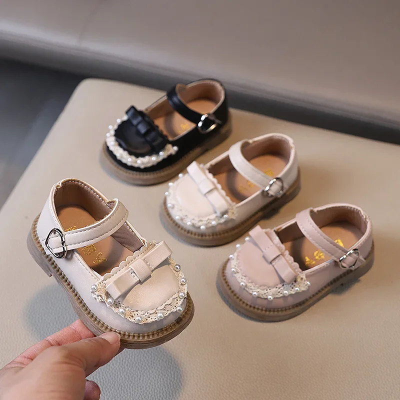 Little Girl Leather Shoes Sweet Pearl Children Princess Shoes Spring Autumn Toddlers Versatile Kids Fashion Flat Shoes 2025 New
Little Girl Leather Shoes Sweet Pearl Children Princess Shoes Spring Autumn Toddlers Versatile Kids Fashion Flat Shoes 2025 New