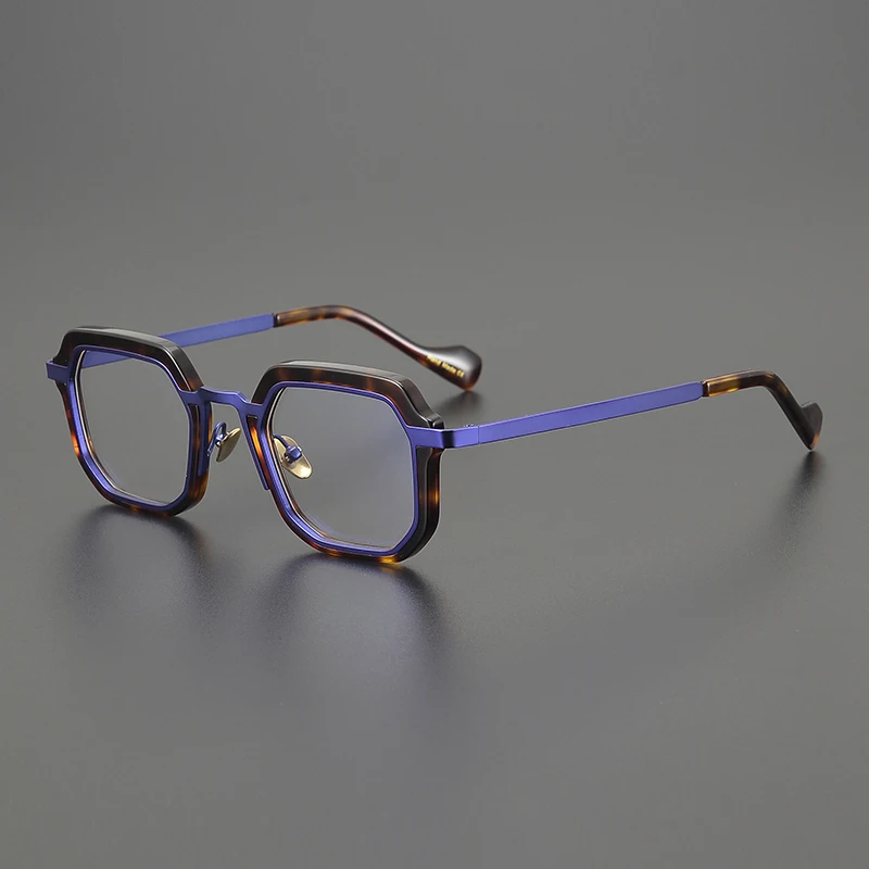 2025 new glasses frame retro fashionable glasses square men and women can be equipped with myopia anti-blue light
2025 new glasses frame retro fashionable glasses square men and women can be equipped with myopia anti-blue light