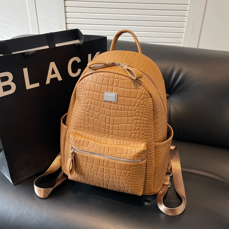 Elegant Top-Handle Leather Handbag For Women - Luxury Designer Ladies Tote Bag With Magnetic Closure
Elegant Top-Handle Leather Handbag For Women - Luxury Designer Ladies Tote Bag With Magnetic Closure