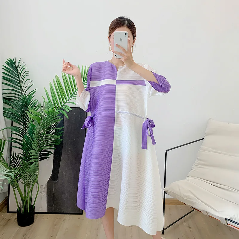 2022 autumn new loose color matching thin dress miyake pleated folda casual vintage dress for women
2022 autumn new loose color matching thin dress miyake pleated folda casual vintage dress for women