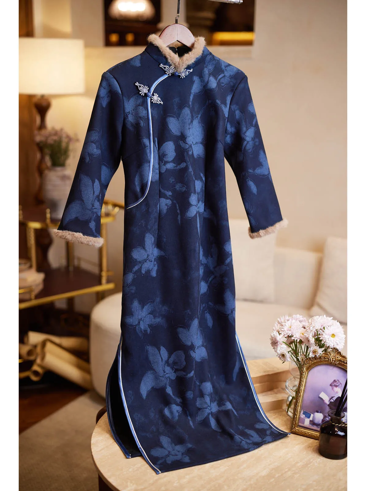 Зимняя одежда Muren Diary Blue Long Sleeve 2026: Новая коллекция в китайском стиле для молодежи
Зимняя одежда Muren Diary Blue Long Sleeve 2026: Новая коллекция в китайском стиле для молодежи